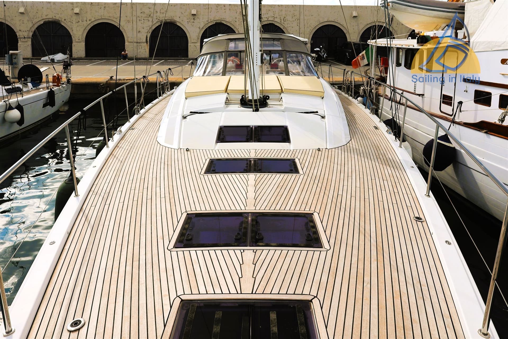 Jeanneau 64 d'occasion - image hero 6