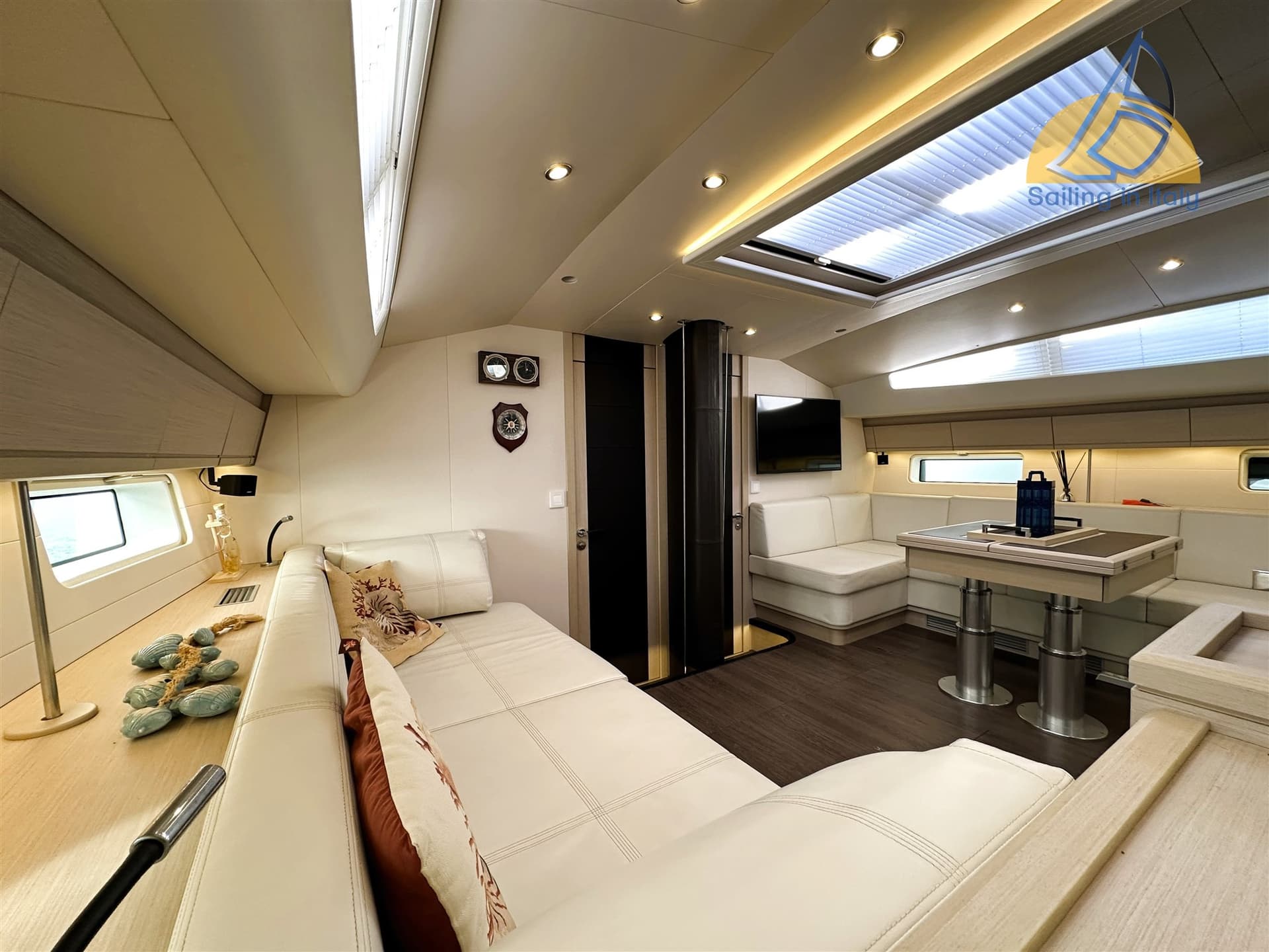 Jeanneau 64 d'occasion - image hero 17