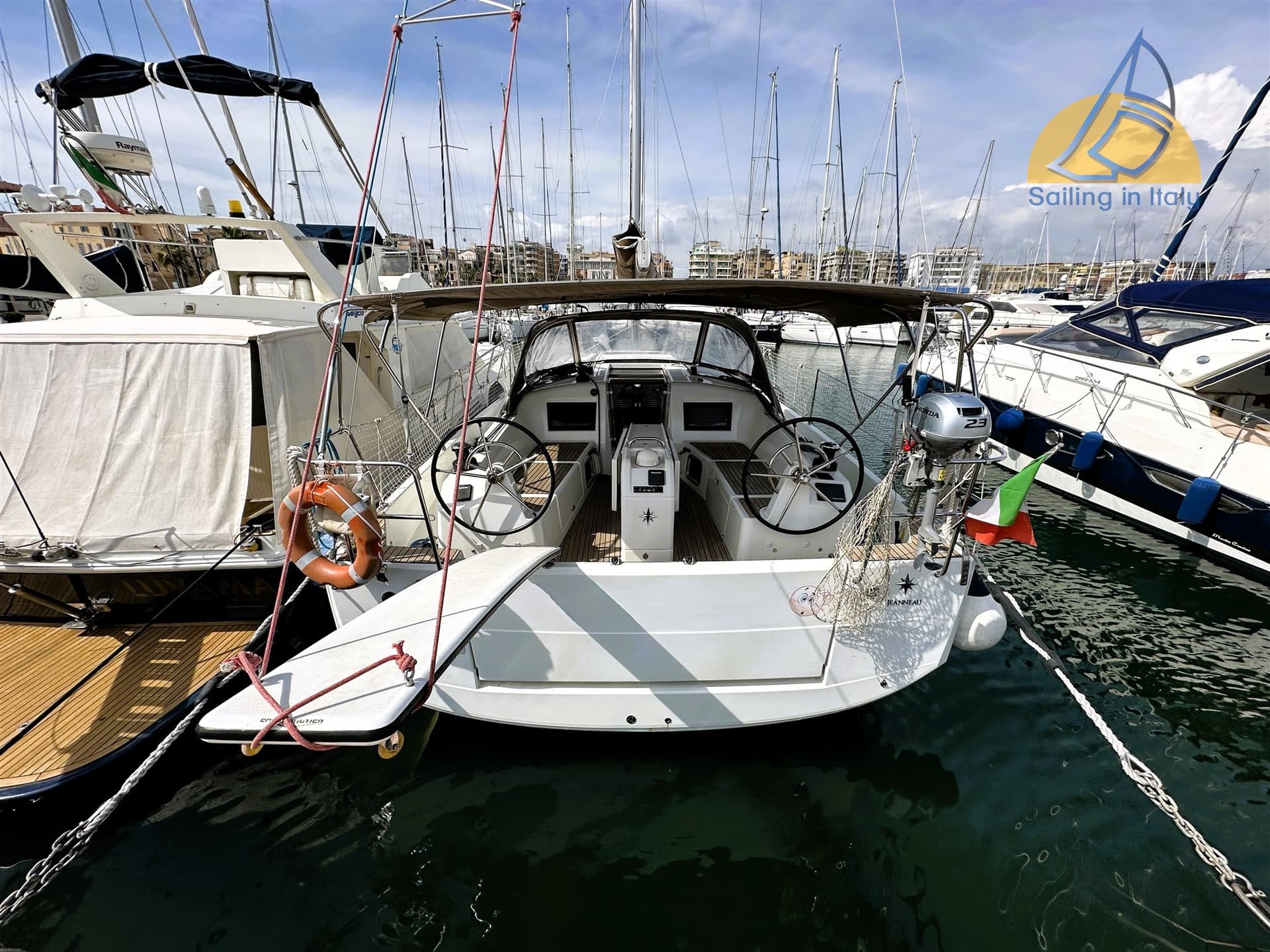 Jeanneau Sun Odyssey 410 - Detail View 1 Jeanneau Sun Odyssey 410 - Detail View 1