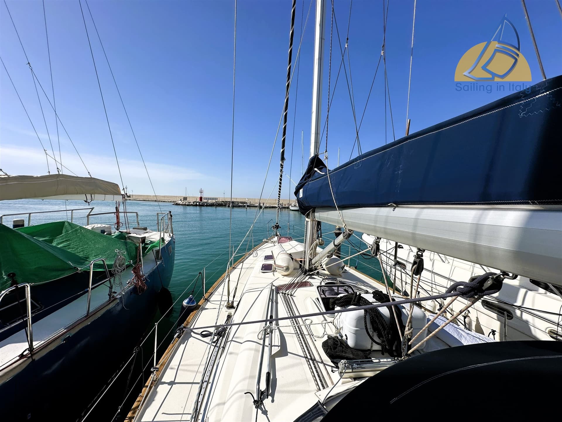 Bavaria 46 Cruiser - Deck View Bavaria 46 Cruiser - Deck View