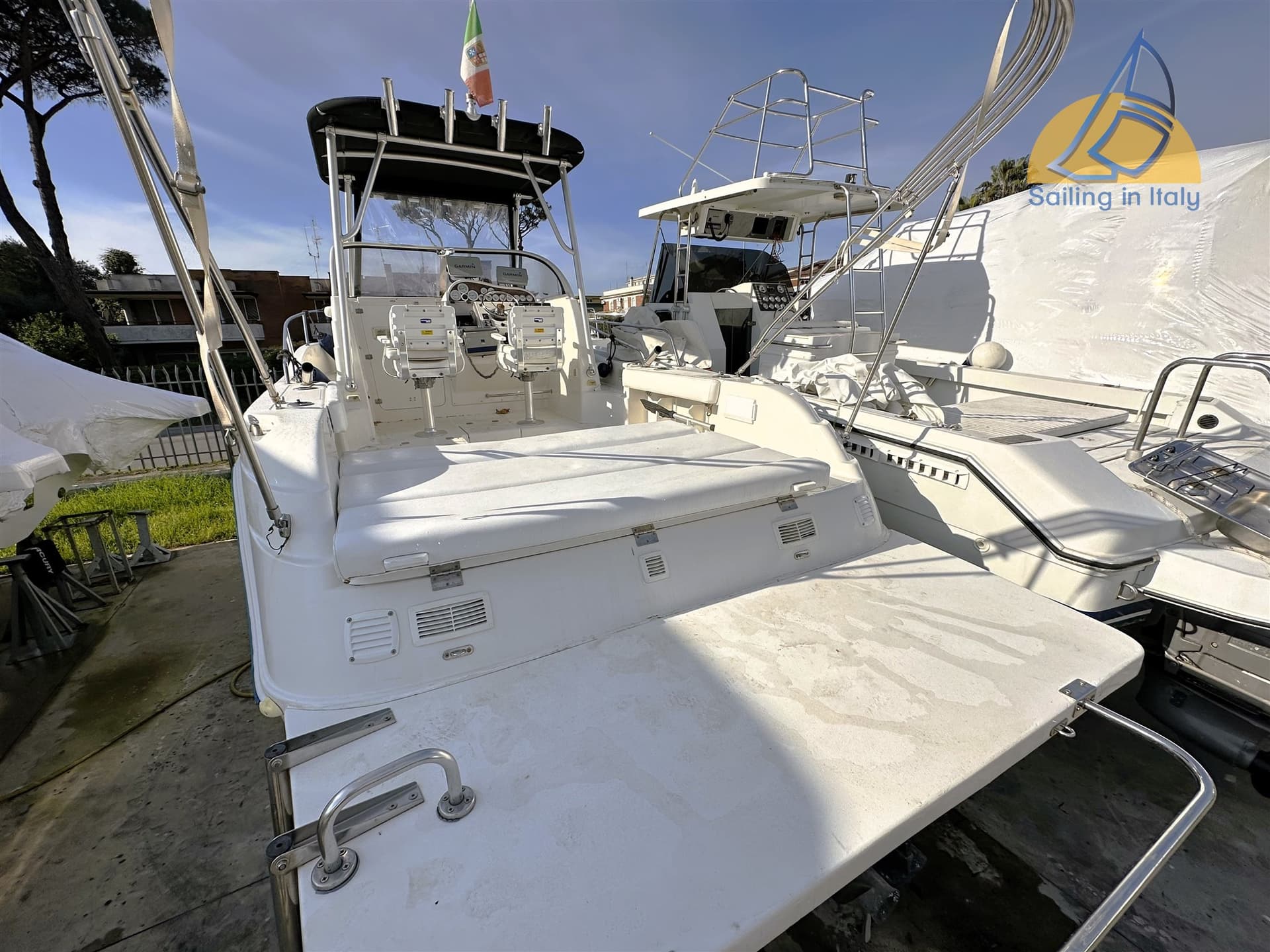 Quicksilver 750 Commander - Detail View 1 Quicksilver 750 Commander - Detail View 1