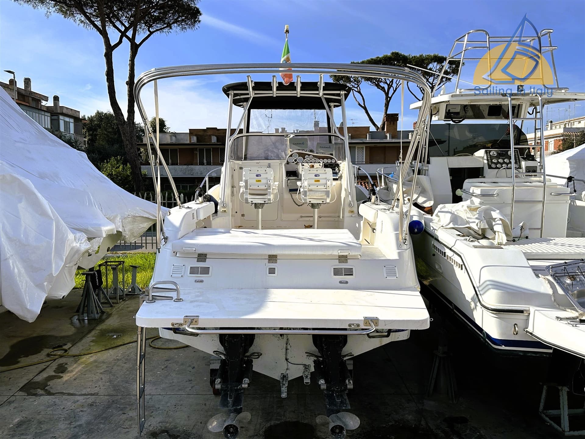 Quicksilver 750 Commander - Deck View Quicksilver 750 Commander - Deck View