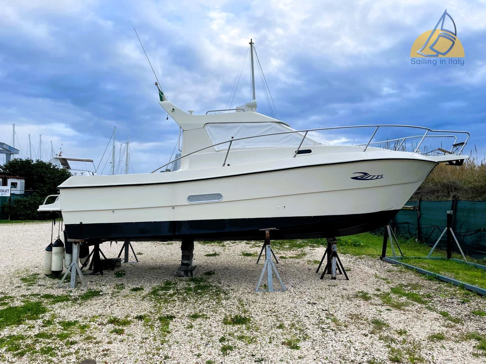 Cantiere Nautico Spinella Giglio 26 - Detail View 1 Cantiere Nautico Spinella Giglio 26 - Detail View 1