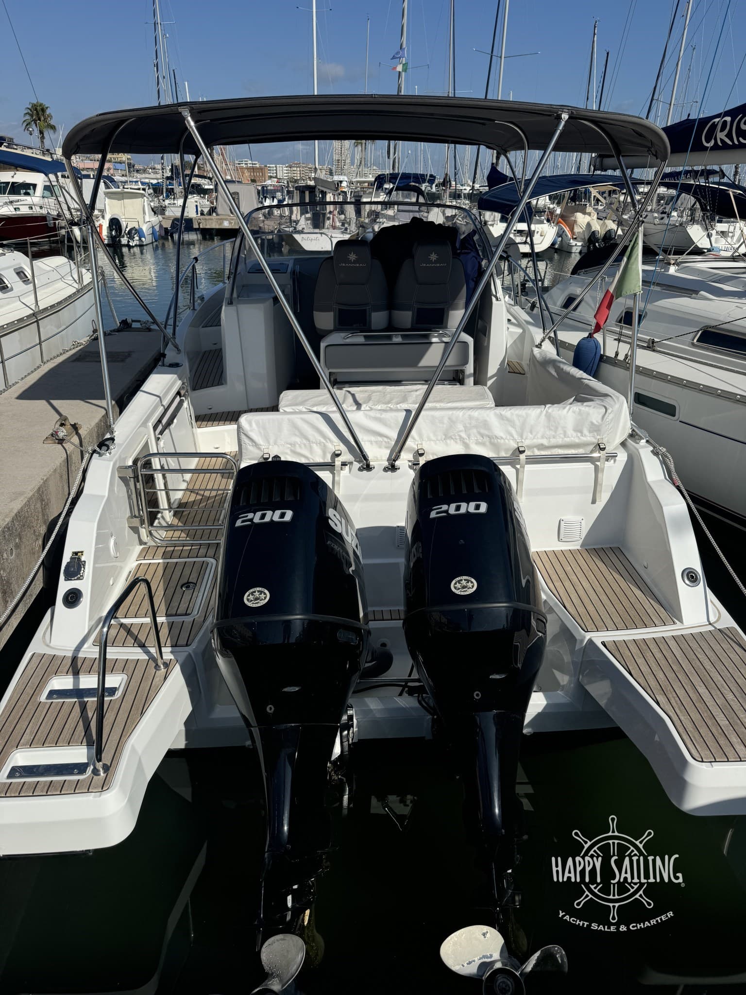 Jeanneau Cap Camarat 9.0 Wa - Interior View Jeanneau Cap Camarat 9.0 Wa - Interior View