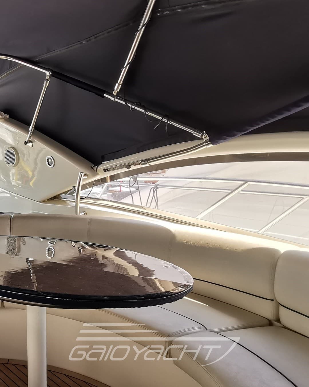 Azimut Atlantis 47 used - detail 2