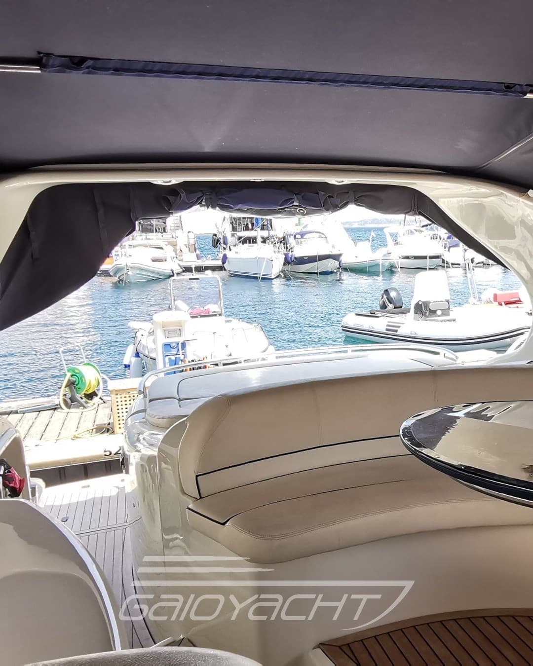 Azimut Atlantis 47 used - detail 2