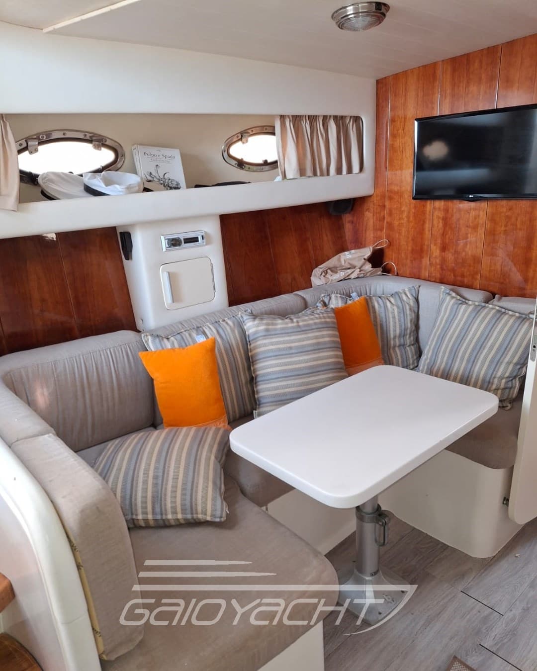 Ilver Ilver 36 - Deck View Ilver Ilver 36 - Deck View