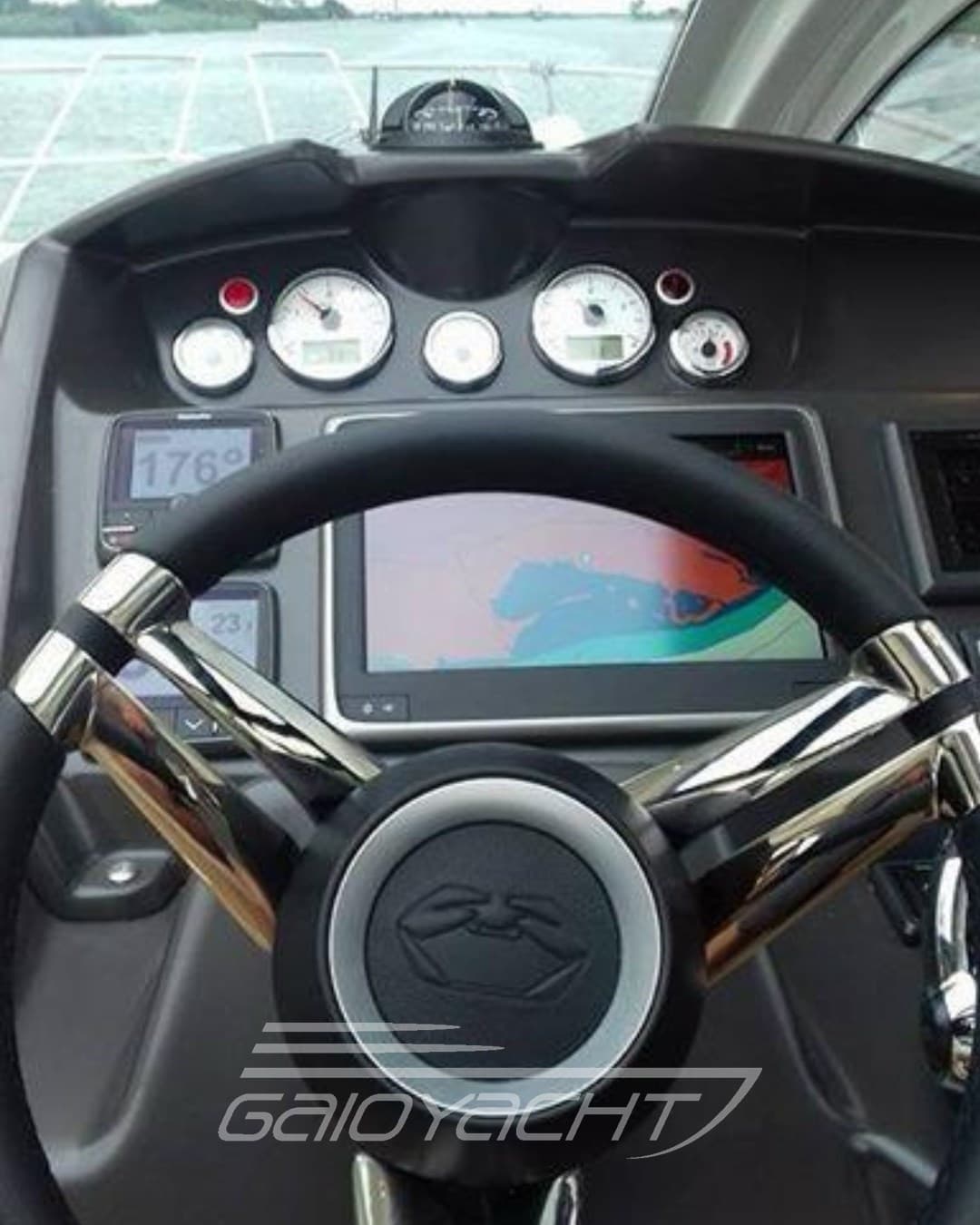 Cranchi 44 Ht used - detail 3