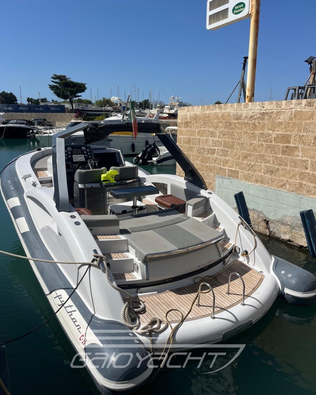 Phyton C 33 used - detail 1