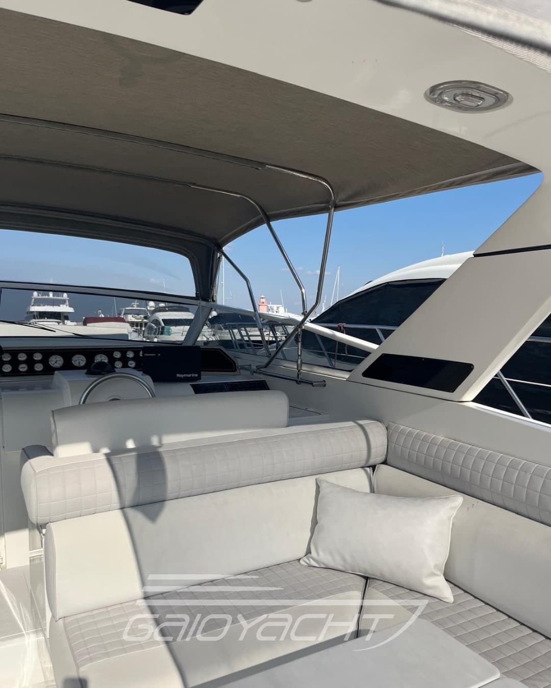 Pershing Pershing 45 - Detail View 1 Pershing Pershing 45 - Detail View 1