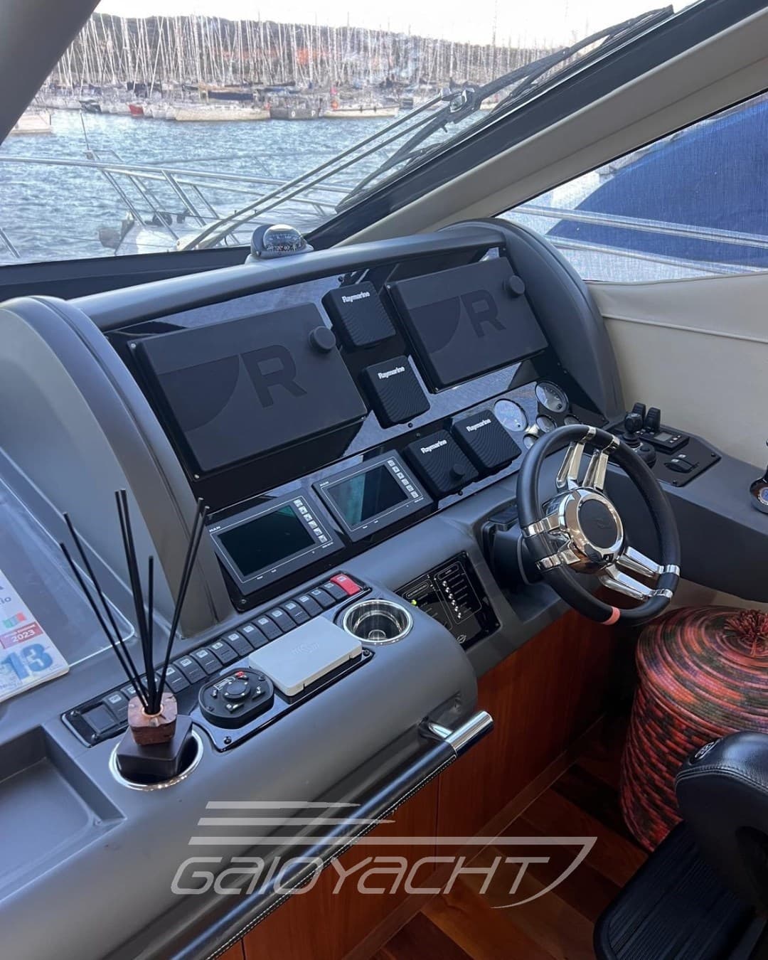 Sunseeker Manhattan 63 usato - foto hero 17