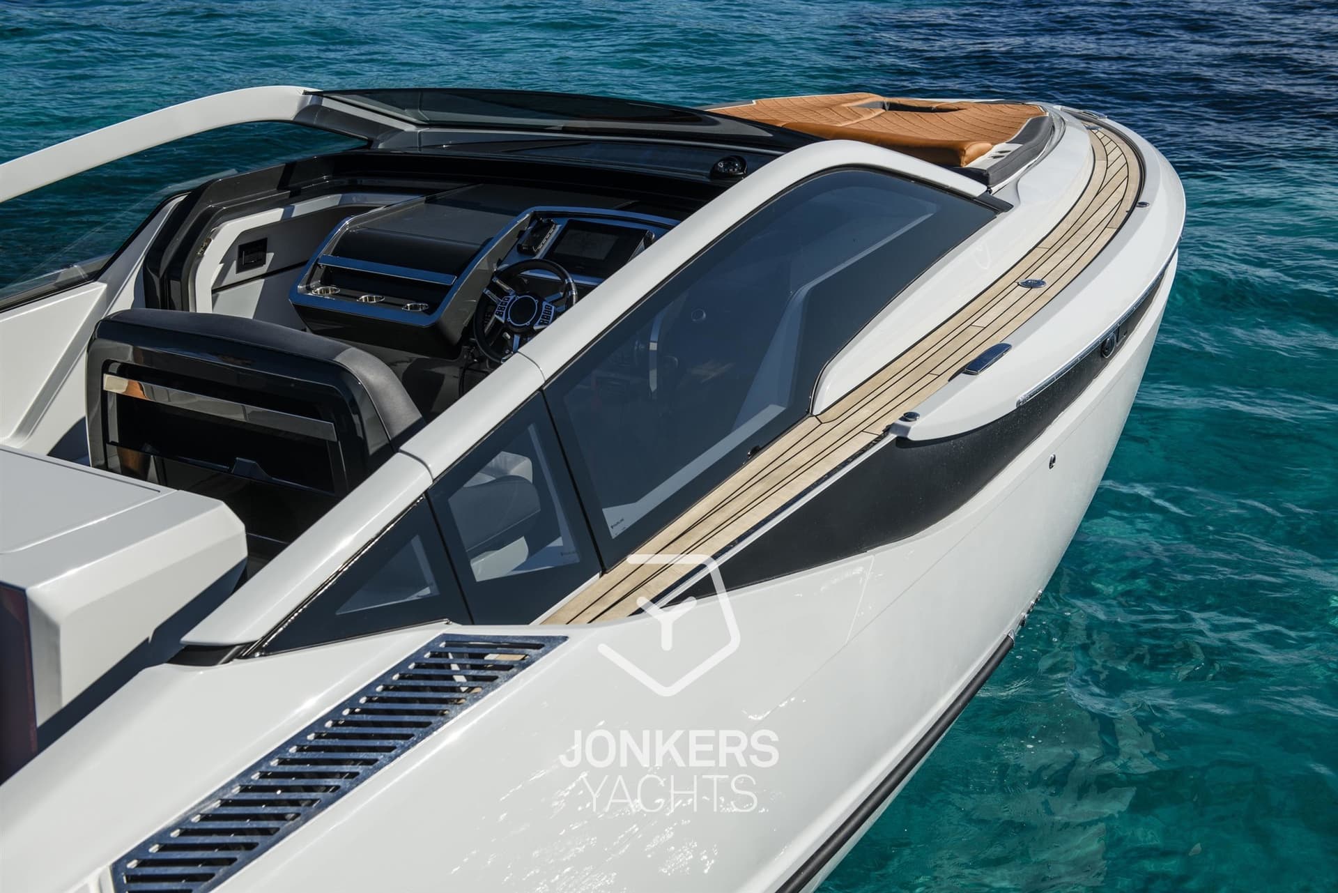 Fairline F//Line 33 Outboard - Detail View 1 Fairline F//Line 33 Outboard - Detail View 1