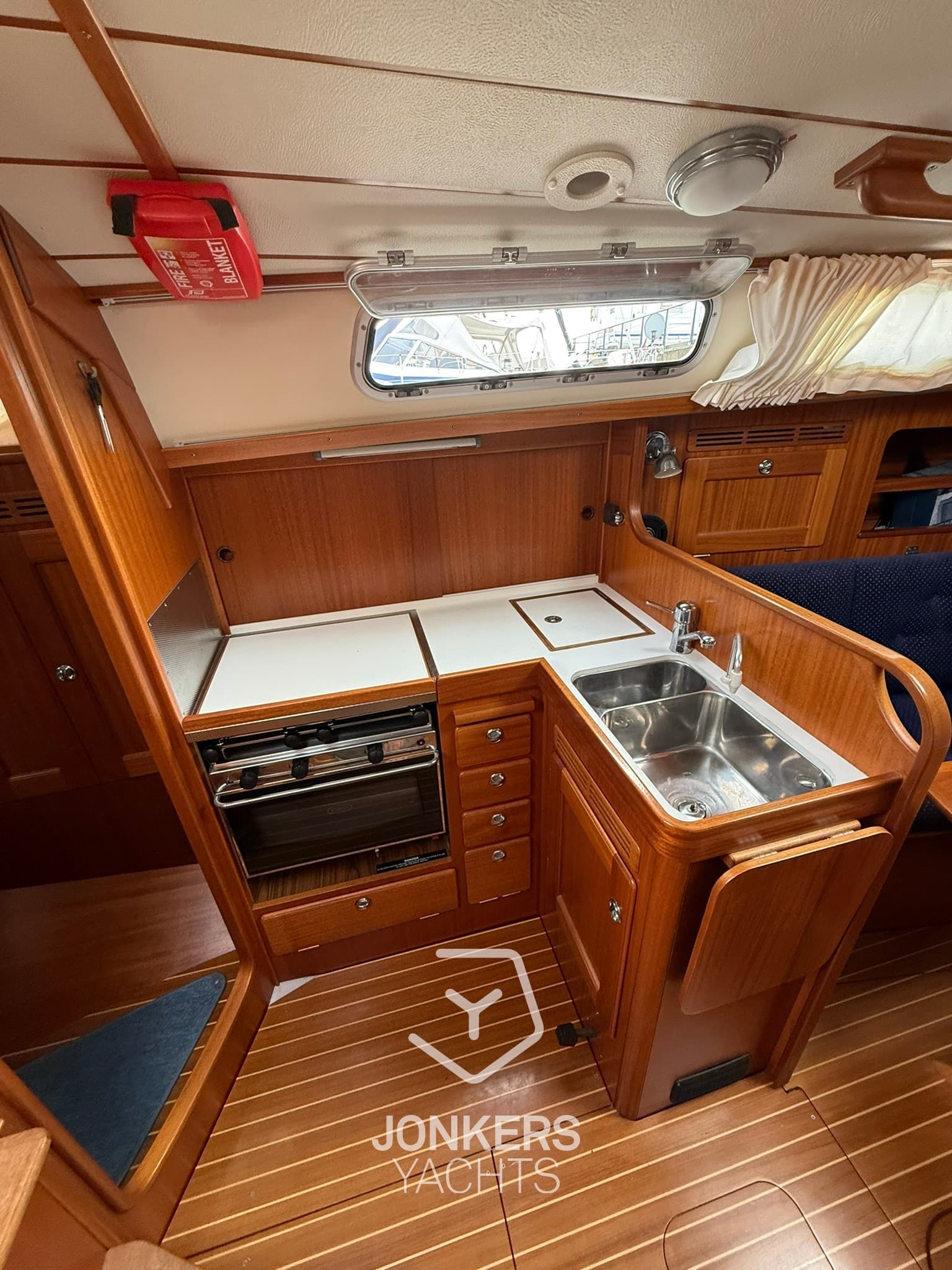 Hallberg Rassy 31 MKII usato - foto hero 42