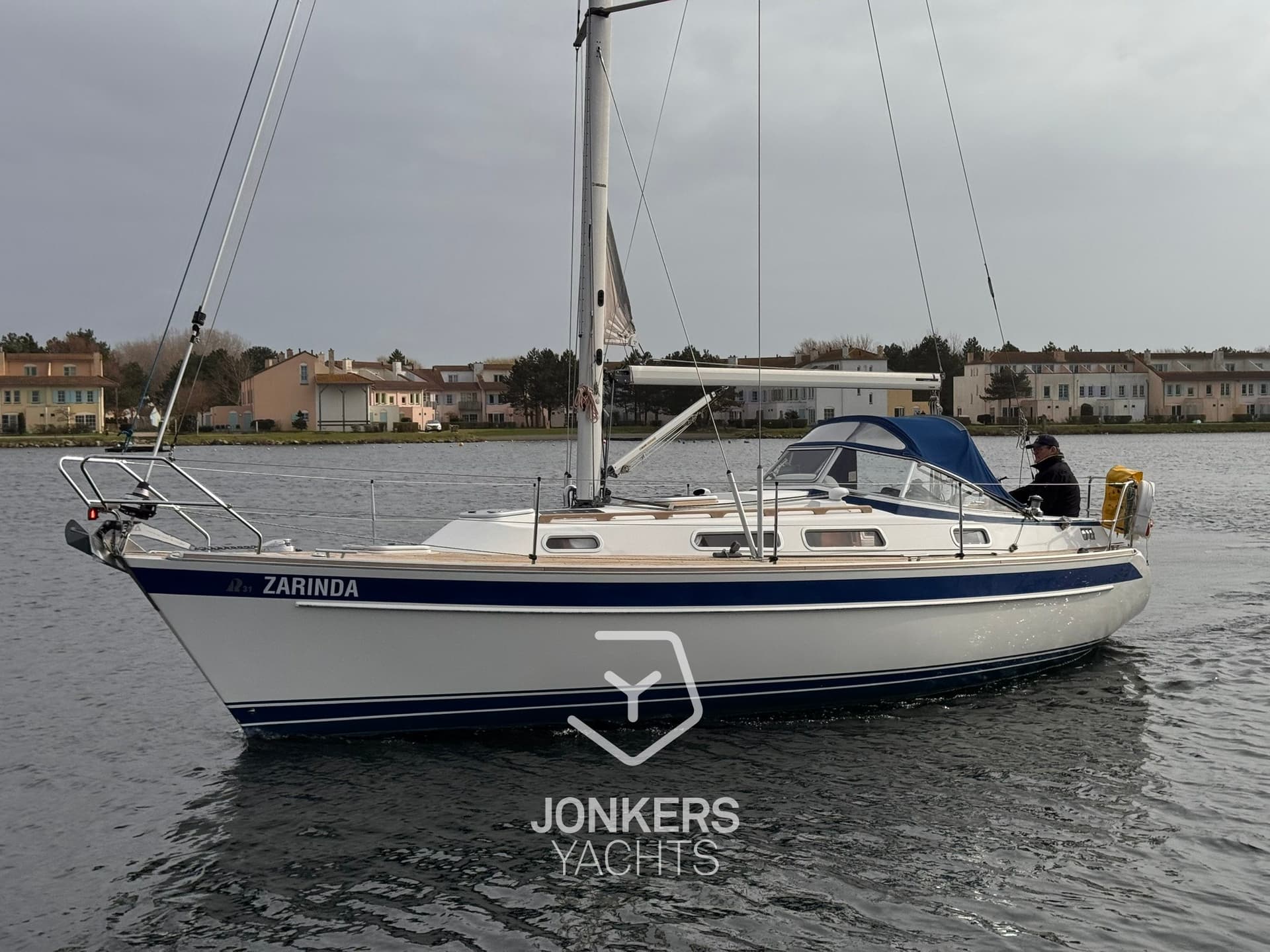 Hallberg Rassy 31 Mkii - Deck View Hallberg Rassy 31 Mkii - Deck View