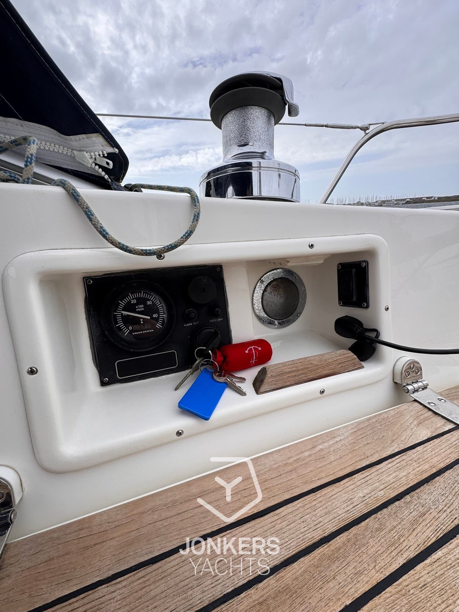 Hallberg Rassy 31 MKII usato - foto hero 31