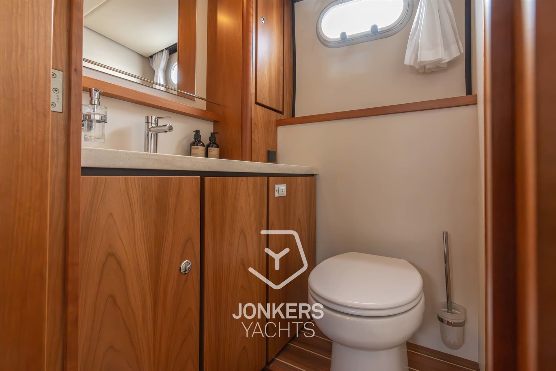 Linssen Grand Sturdy 40.0 AC usato - foto hero 101