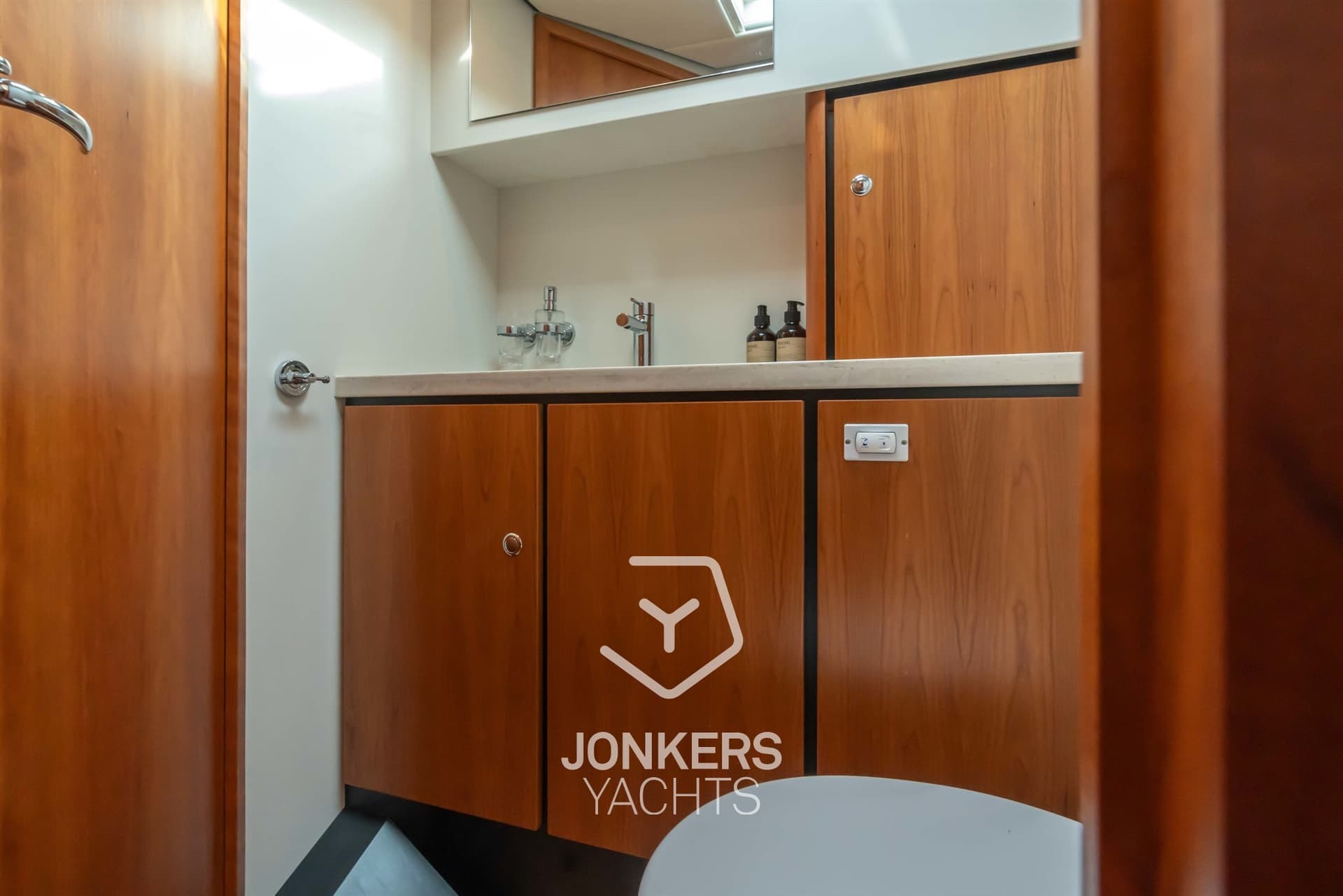 Linssen Grand Sturdy 40.0 AC usato - foto hero 90