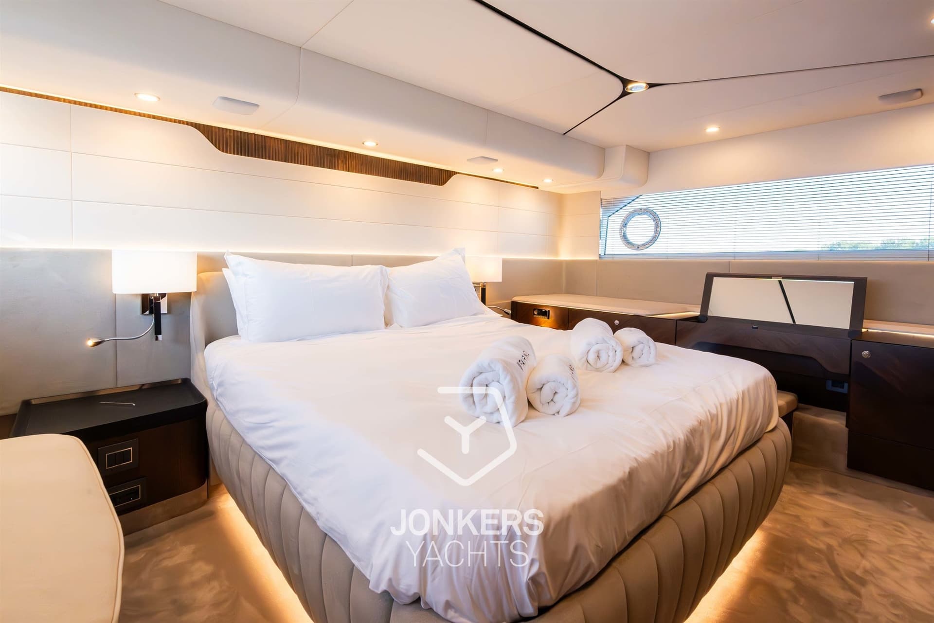 Fairline Squadron 58 used - hero image 19