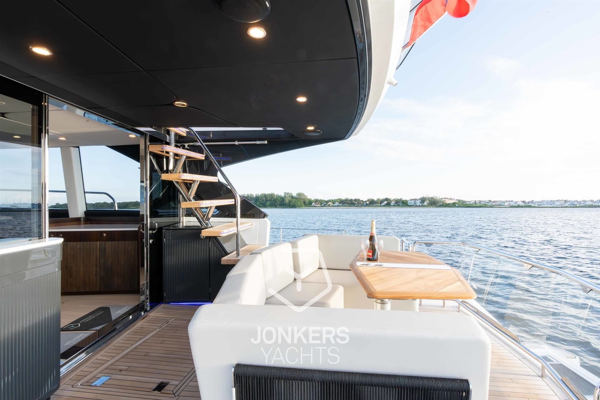 Fairline Squadron 58 used - hero image 14