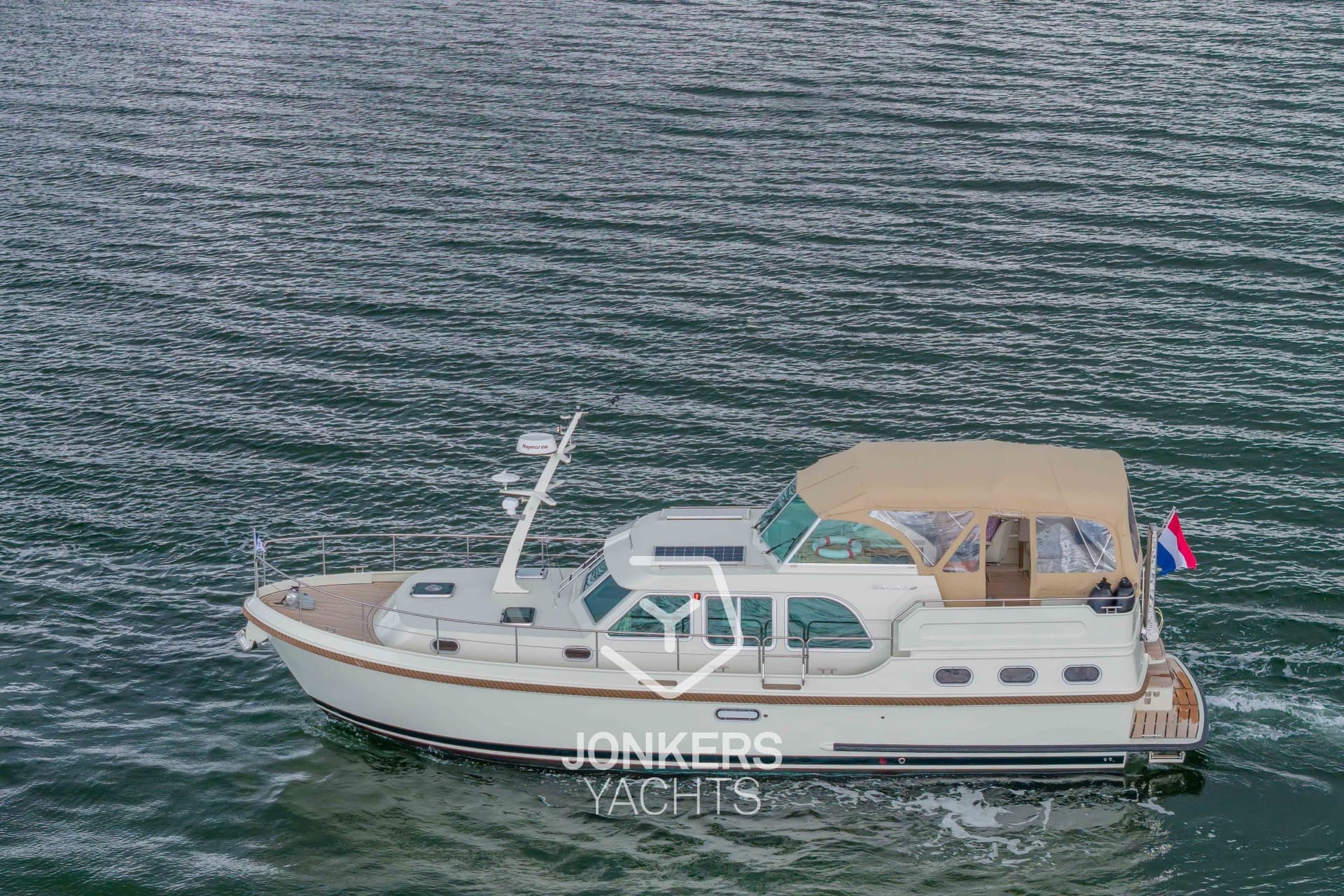 Linssen Grand Sturdy 40.0 Ac - Deck View Linssen Grand Sturdy 40.0 Ac - Deck View