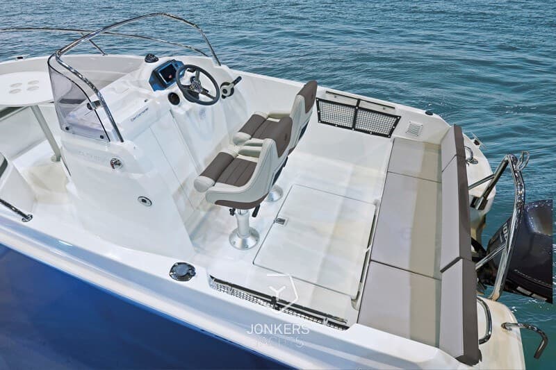 Jeanneau Cap Camarat 5.5 Cc S2 - Deck View Jeanneau Cap Camarat 5.5 Cc S2 - Deck View