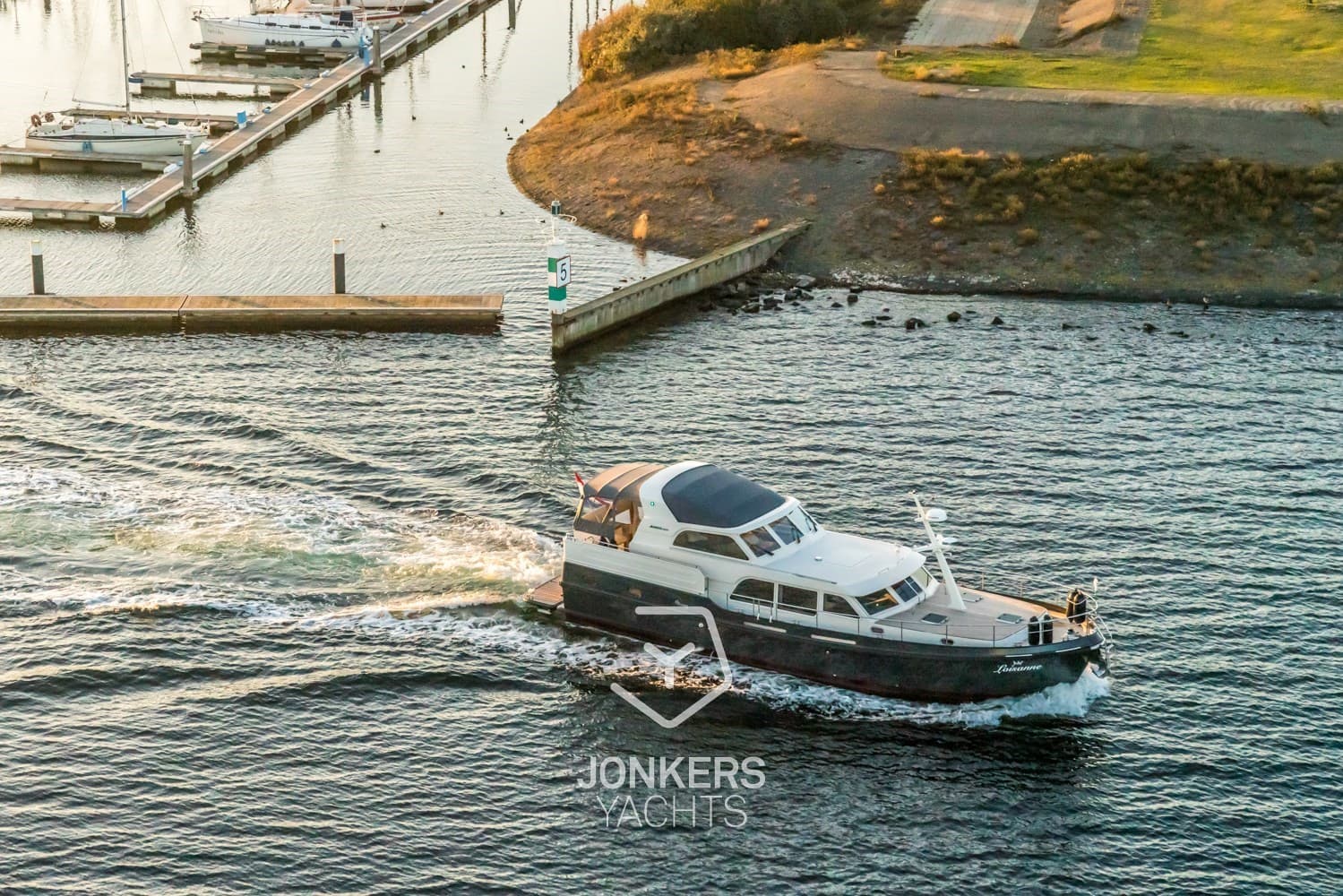 Linssen Grand Sturdy 500 Ac Variotop - Interior View Linssen Grand Sturdy 500 Ac Variotop - Interior View