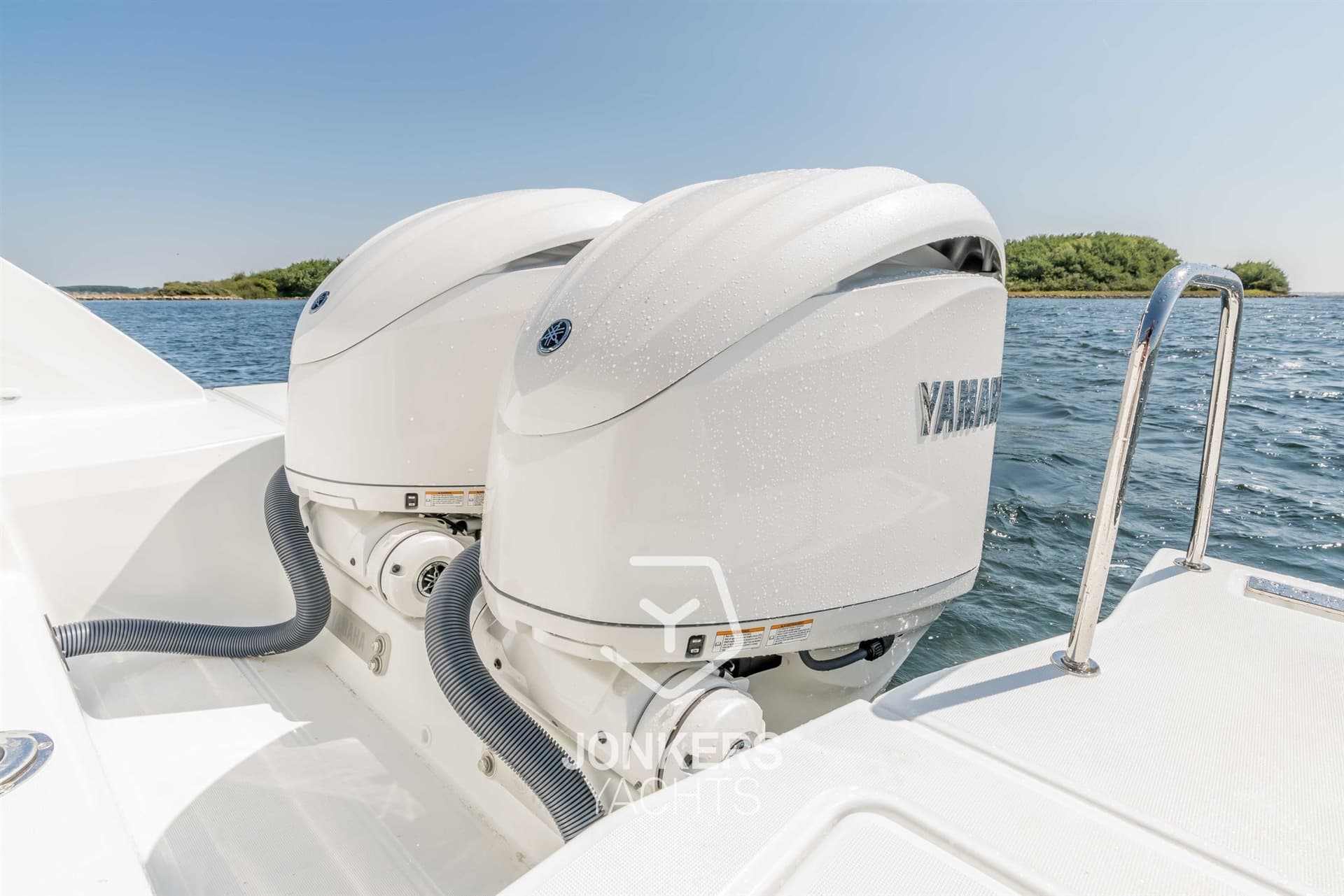 Jeanneau Cap Camarat 10.5 Cc - Detail View 1 Jeanneau Cap Camarat 10.5 Cc - Detail View 1