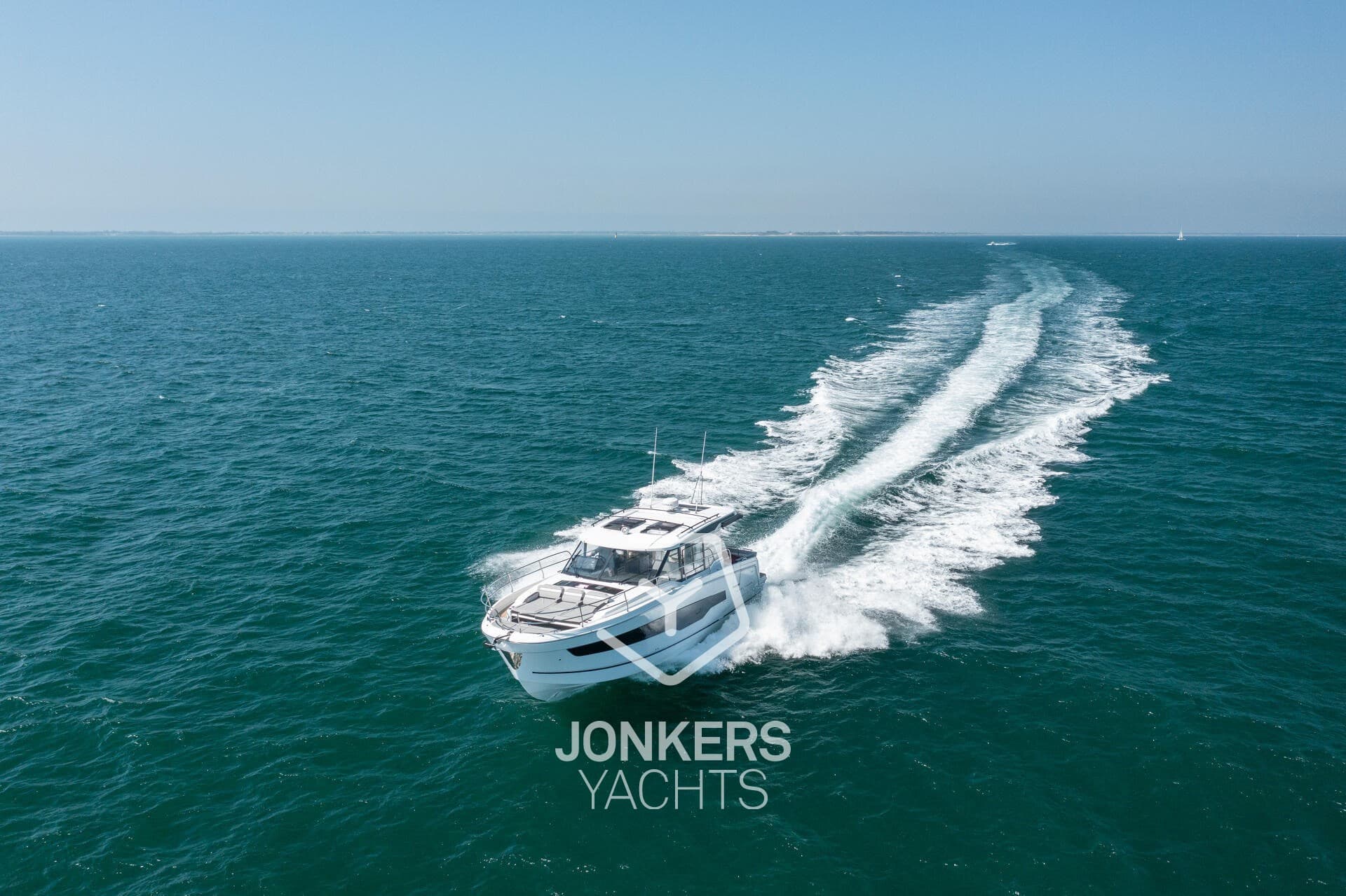 Jeanneau Merry Fisher 1295 Coupé - Deck View Jeanneau Merry Fisher 1295 Coupé - Deck View