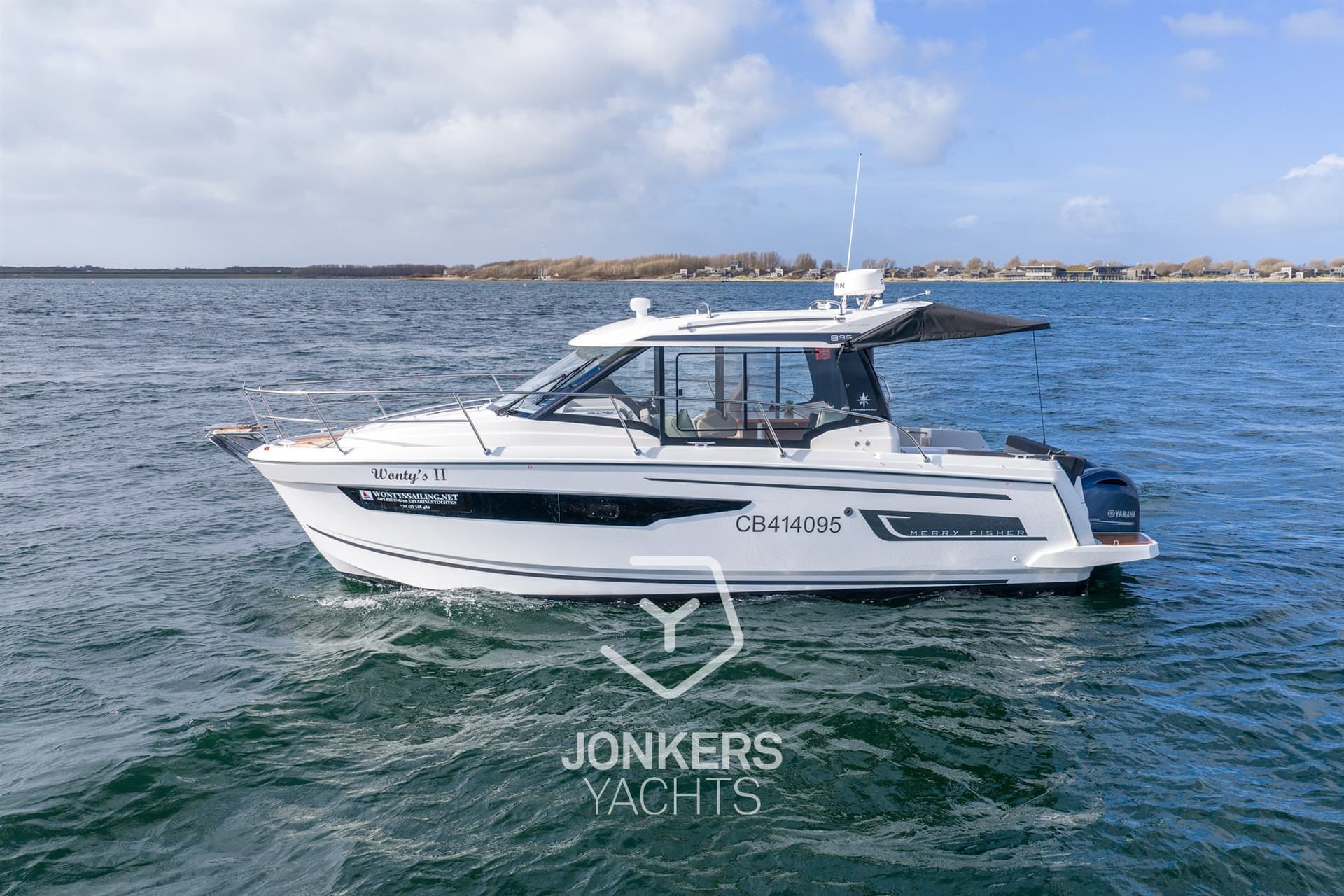 Jeanneau Merry Fisher 895 Offshore - Detail View 1 Jeanneau Merry Fisher 895 Offshore - Detail View 1