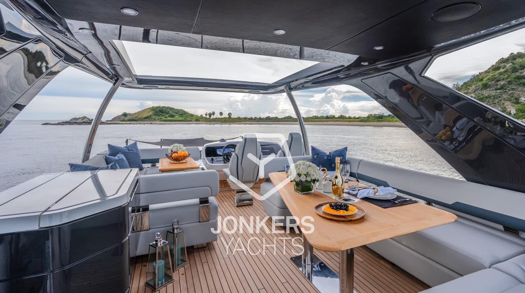 Fairline SQUADRON 68 usato - foto hero 8