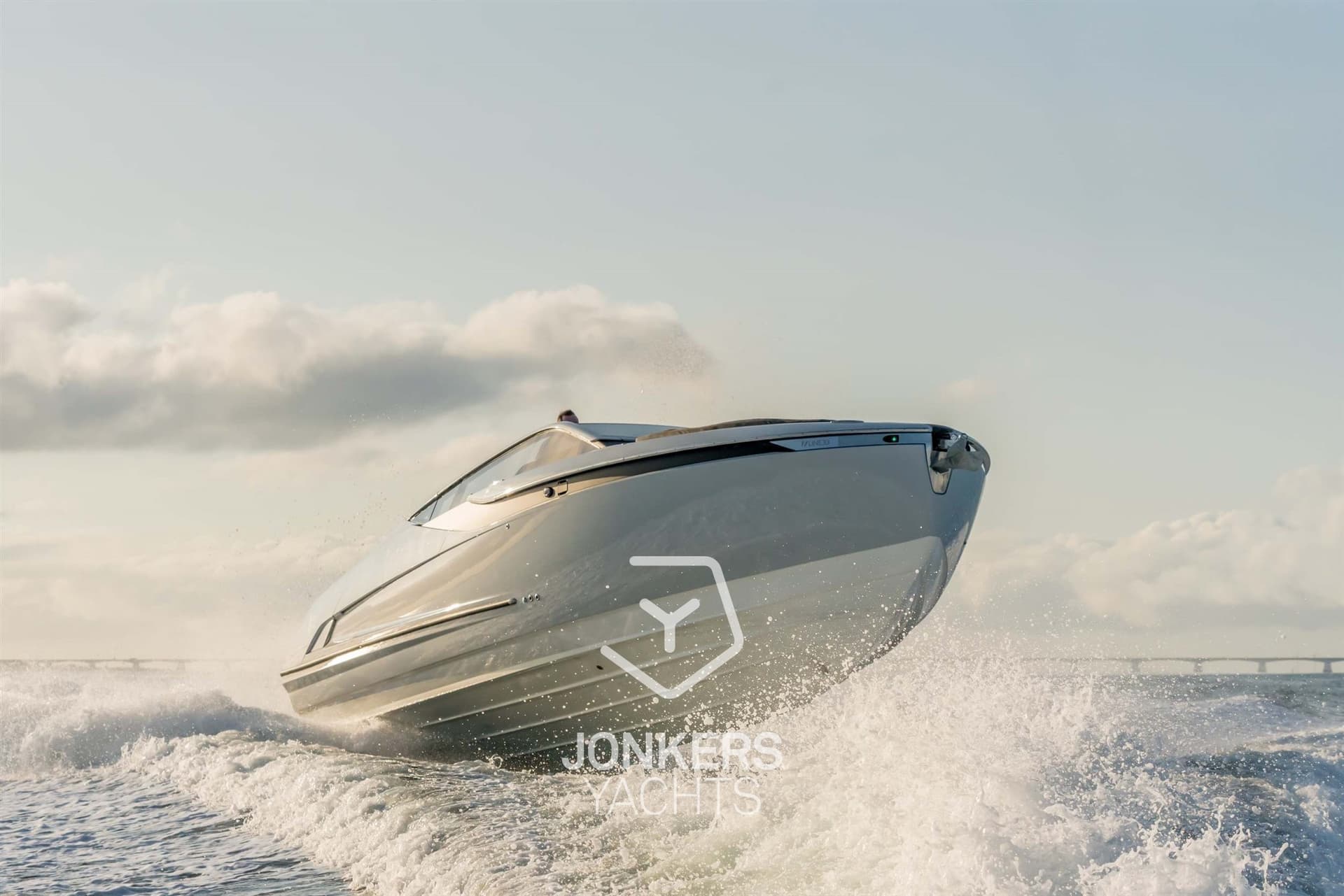 Fairline F-Line 33 - Deck View Fairline F-Line 33 - Deck View