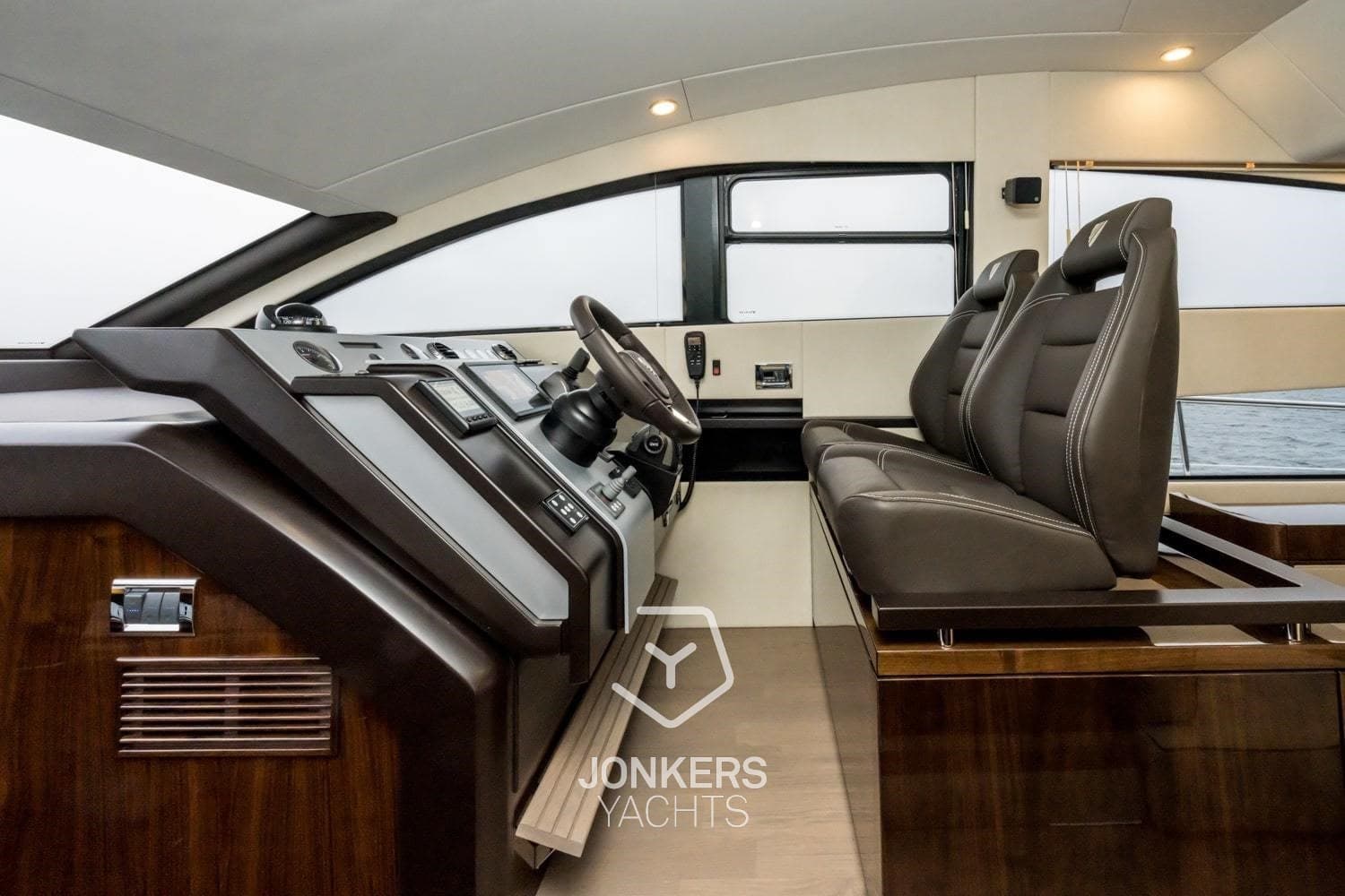 Fairline SQUADRON 50 usato - foto hero 13