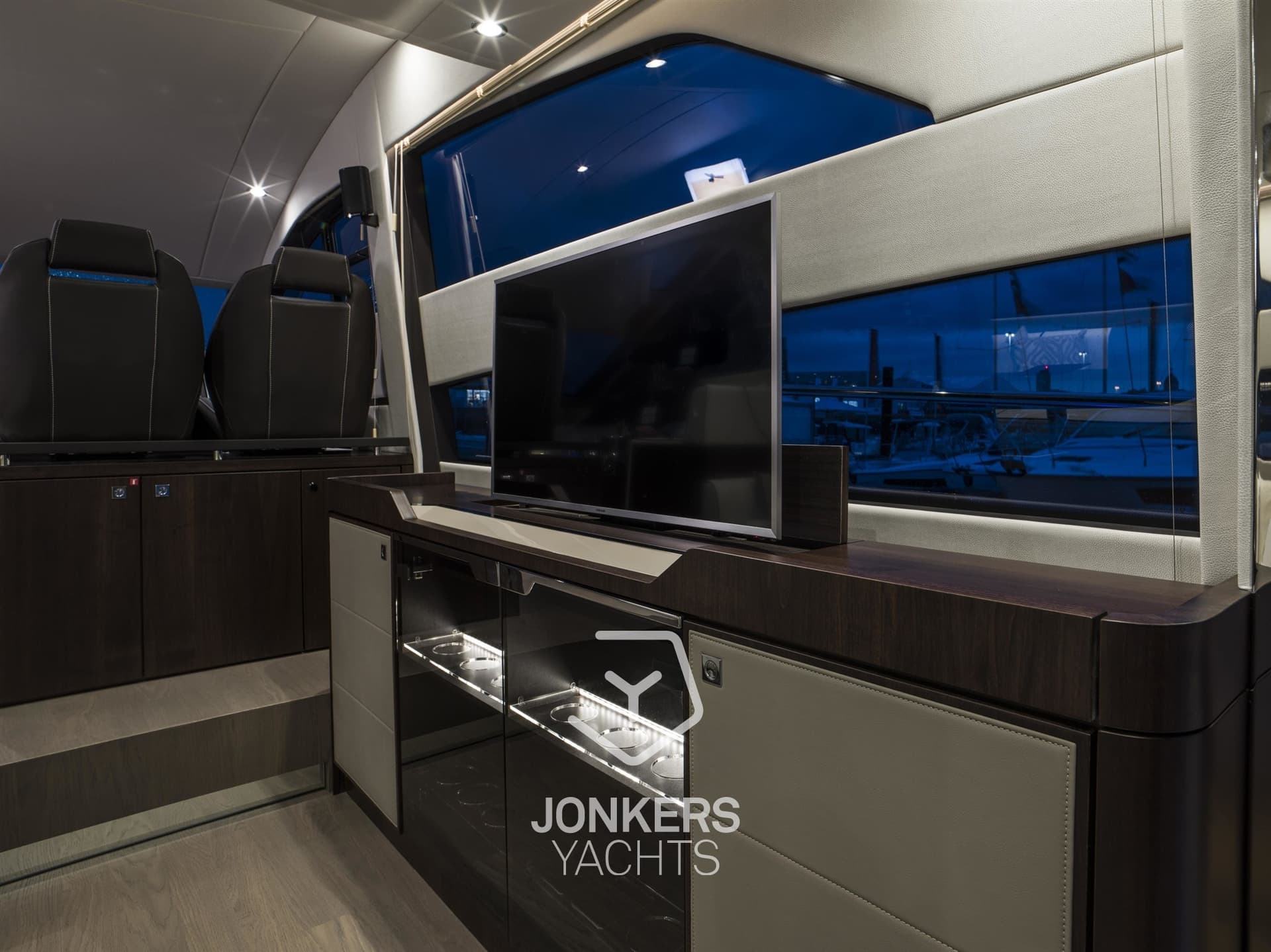 Fairline SQUADRON 50 usato - foto hero 20