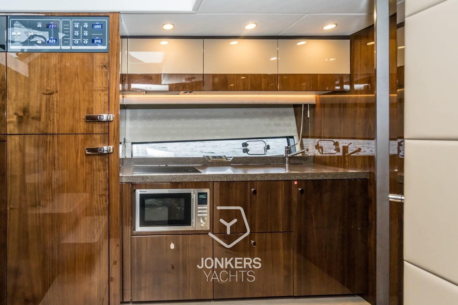 Fairline SQUADRON 50 usato - foto hero 35