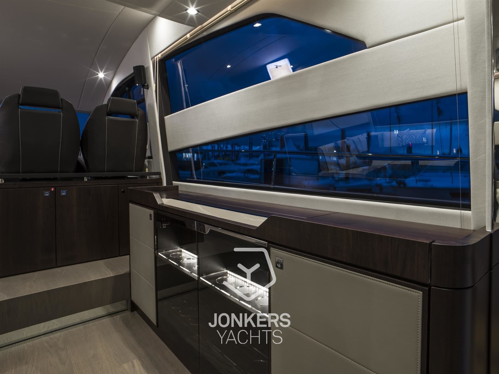 Fairline SQUADRON 50 usato - foto hero 21