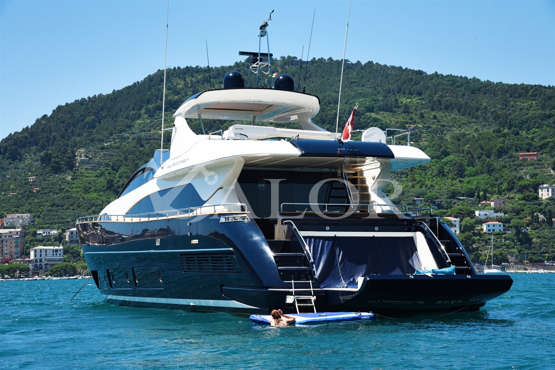 Riva 92 Duchessa - Interior View Riva 92 Duchessa - Interior View