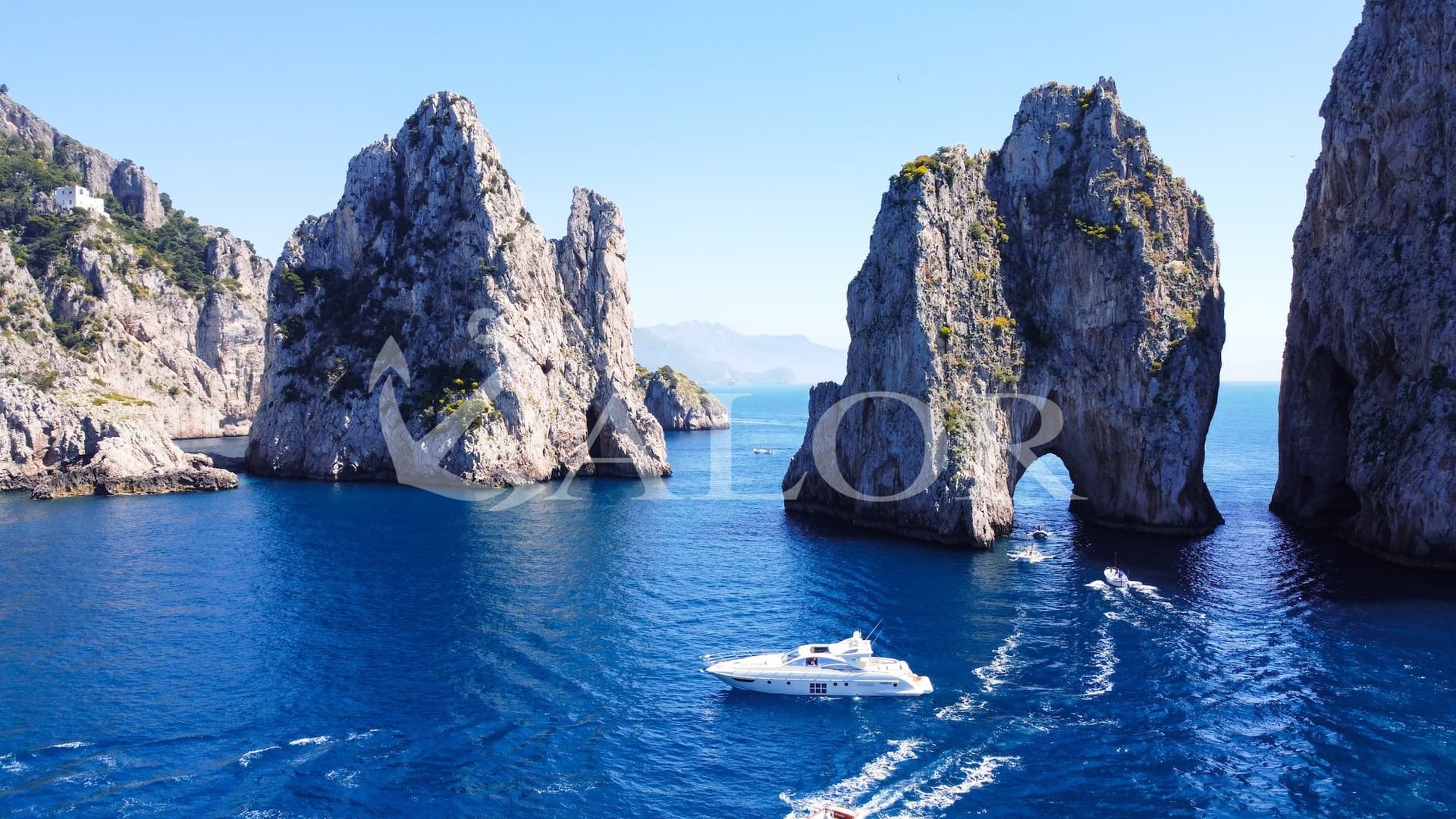 Azimut 62s - Interior View Azimut 62s - Interior View