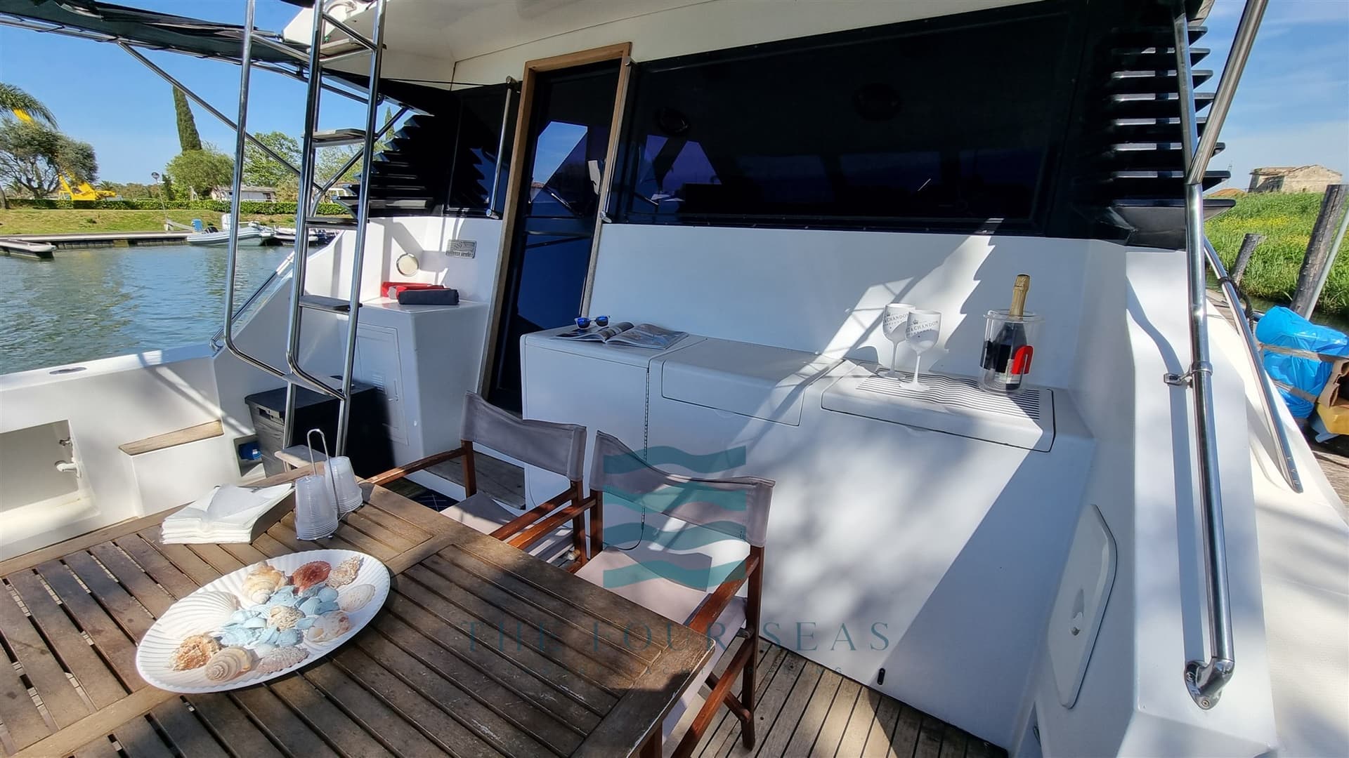 Uniesse Marine UNIESSE 42 Fly usato - foto hero 5