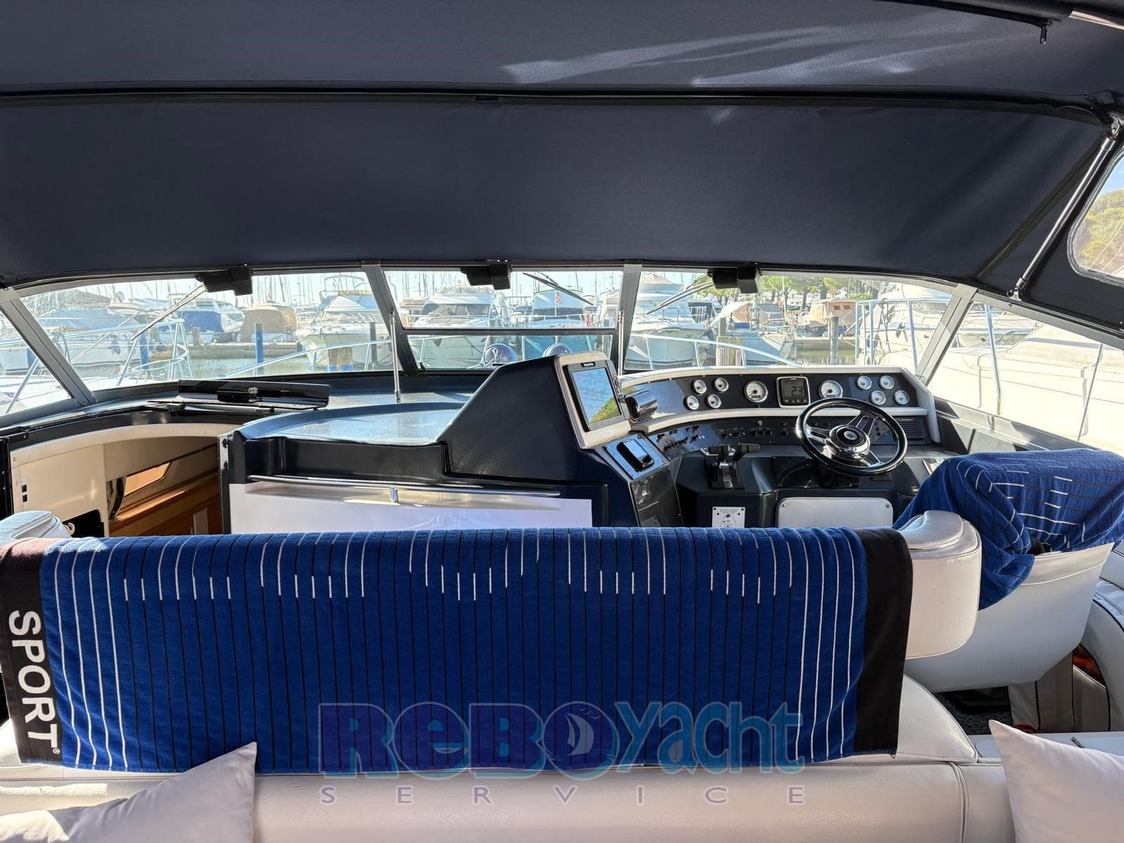 Sea Ray 440 DA Sundancer usato - foto hero 15