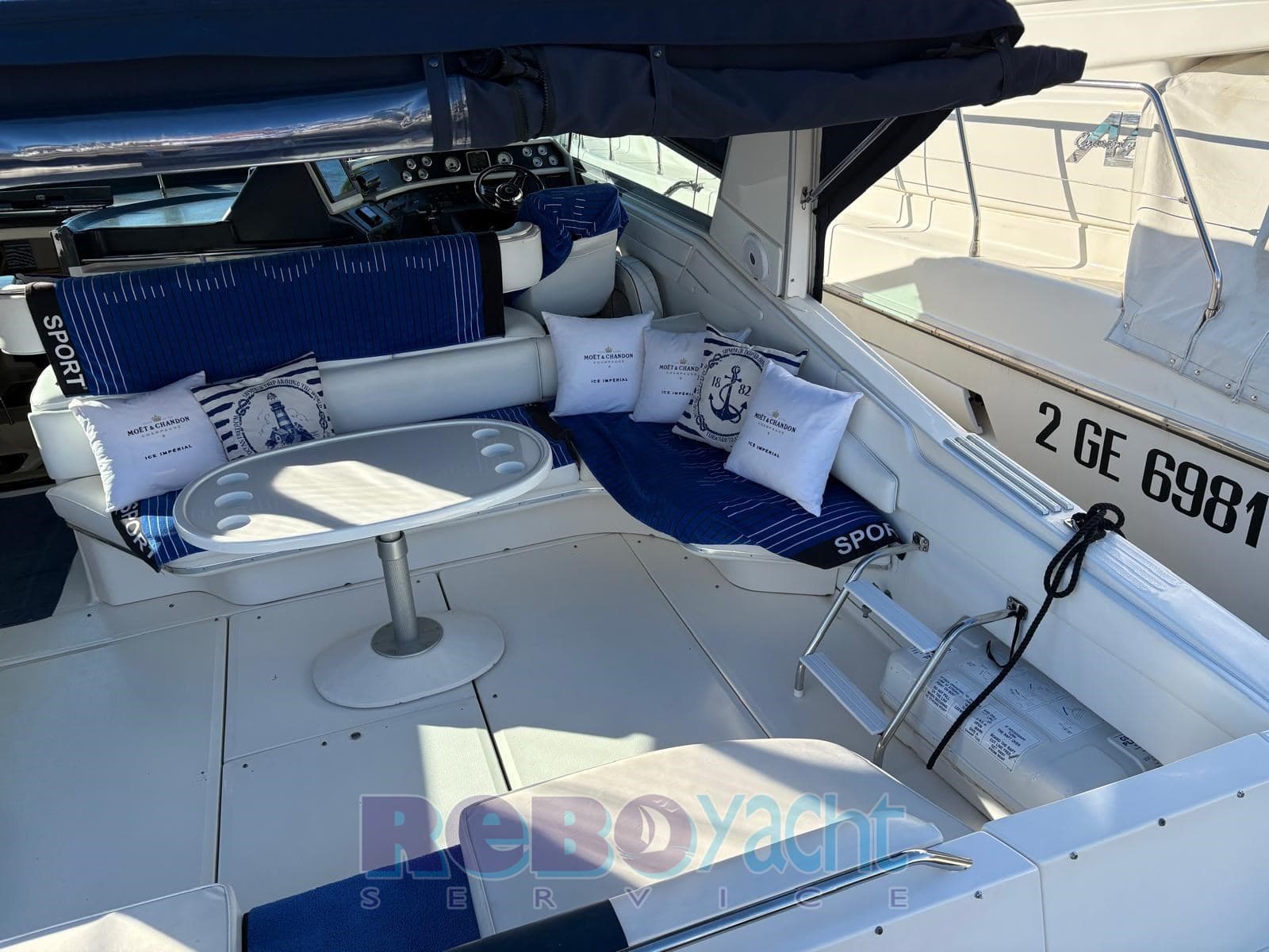 Sea Ray 440 DA Sundancer usato - foto hero 20