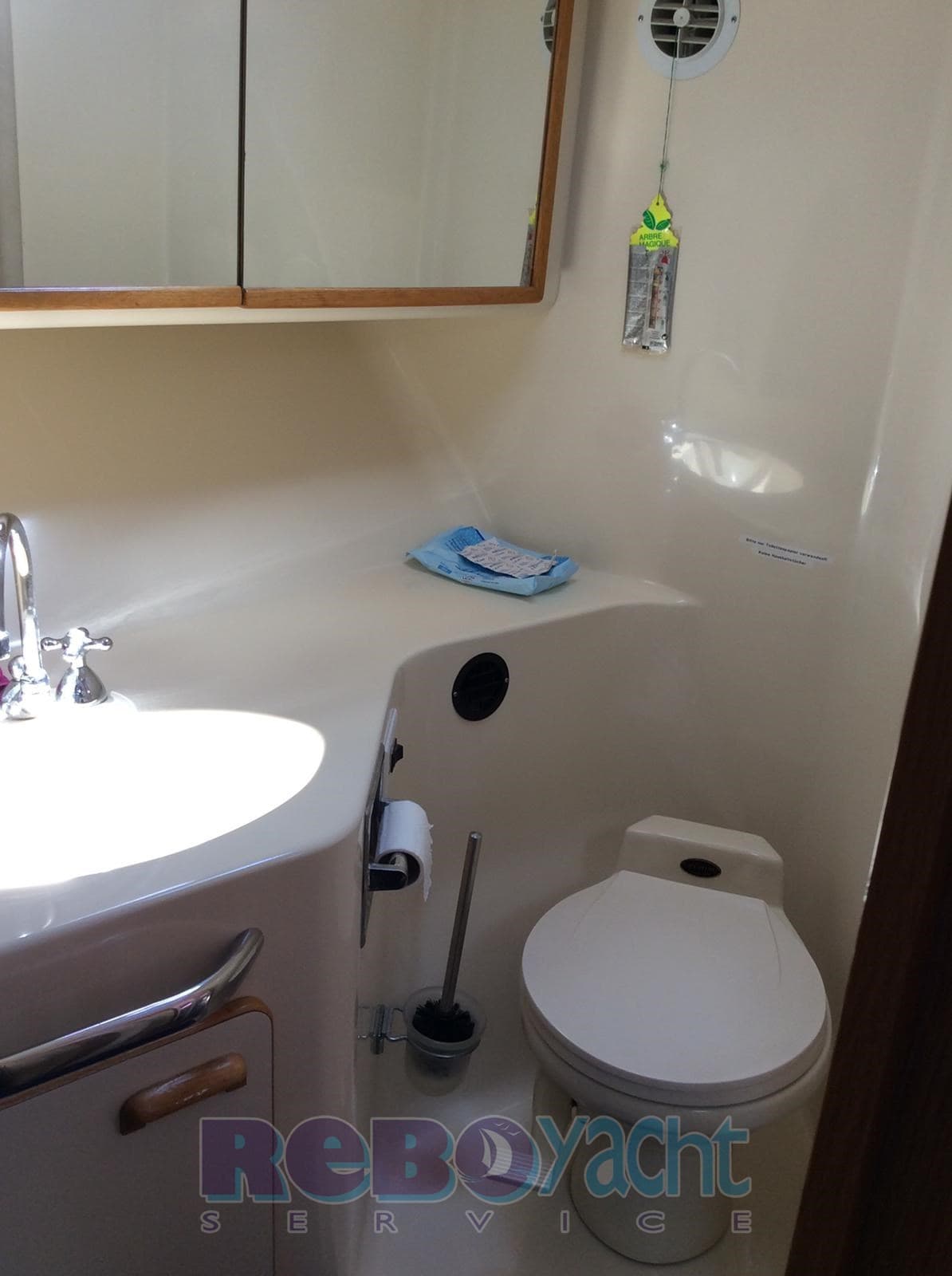 Sea Ray 440 Da Sundancer - Deck View Sea Ray 440 Da Sundancer - Deck View