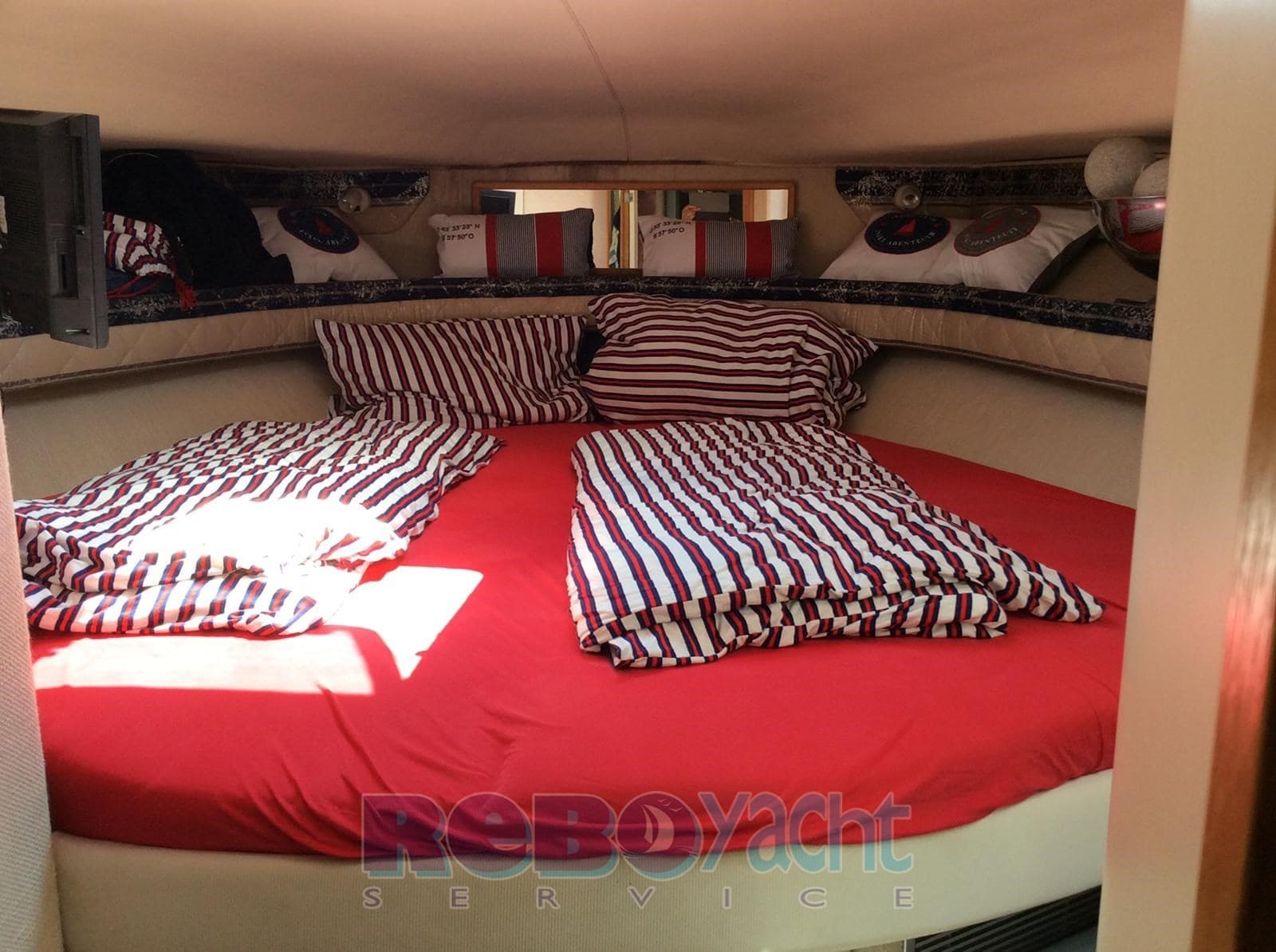 Sea Ray 440 DA Sundancer usato - foto hero 3