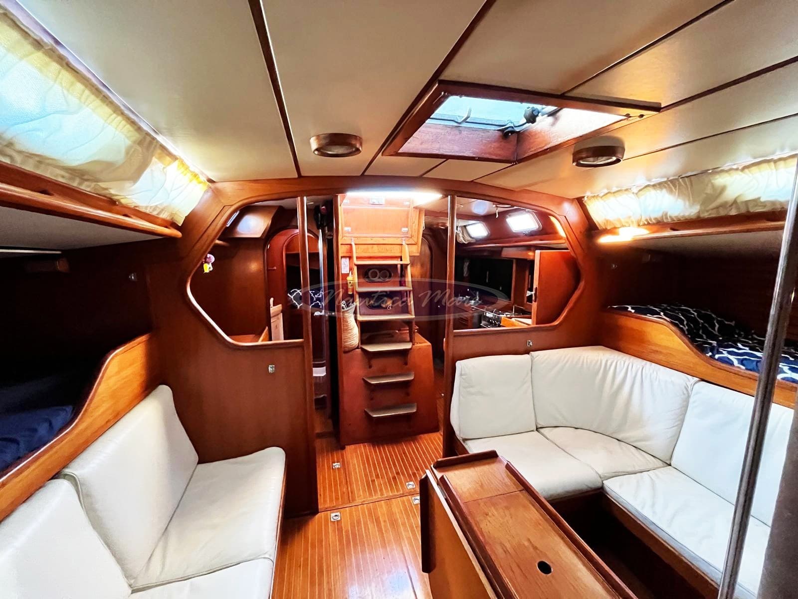 Nautor Swan Swan 46 Mk1 - Interior View Nautor Swan Swan 46 Mk1 - Interior View