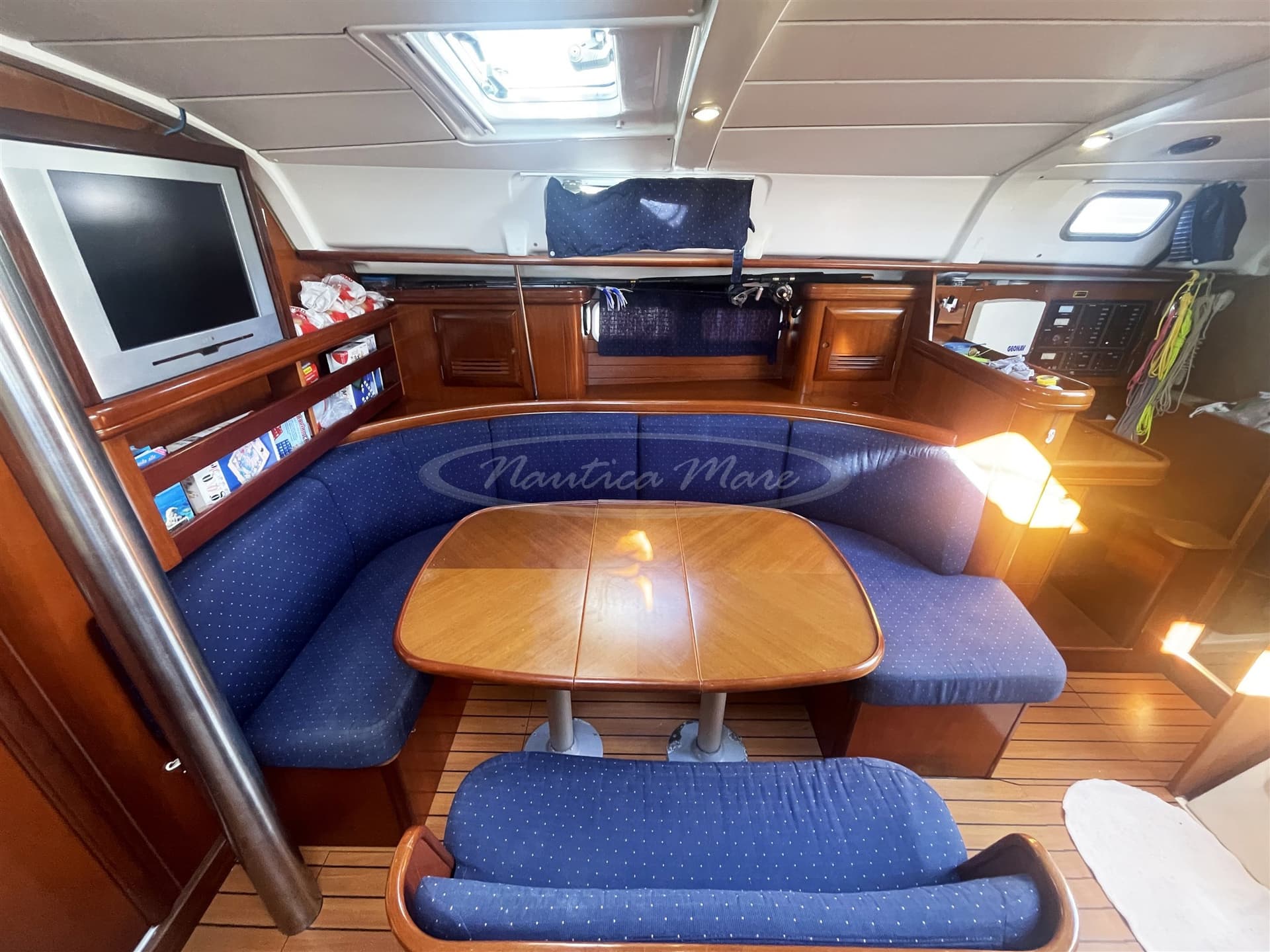 Beneteau OCEANIS 411 Clipper used - hero image 10