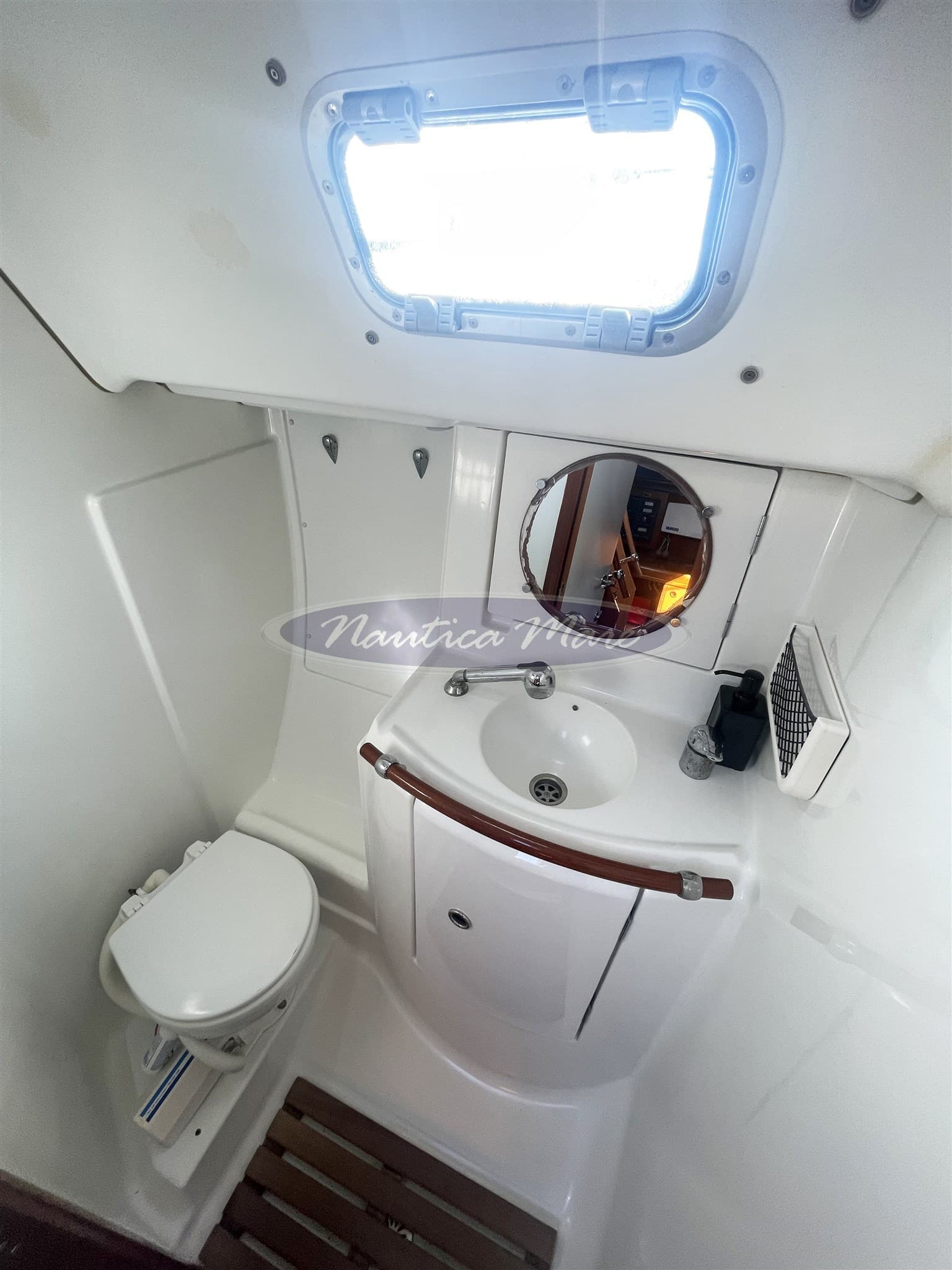Beneteau OCEANIS 411 Clipper used - hero image 20