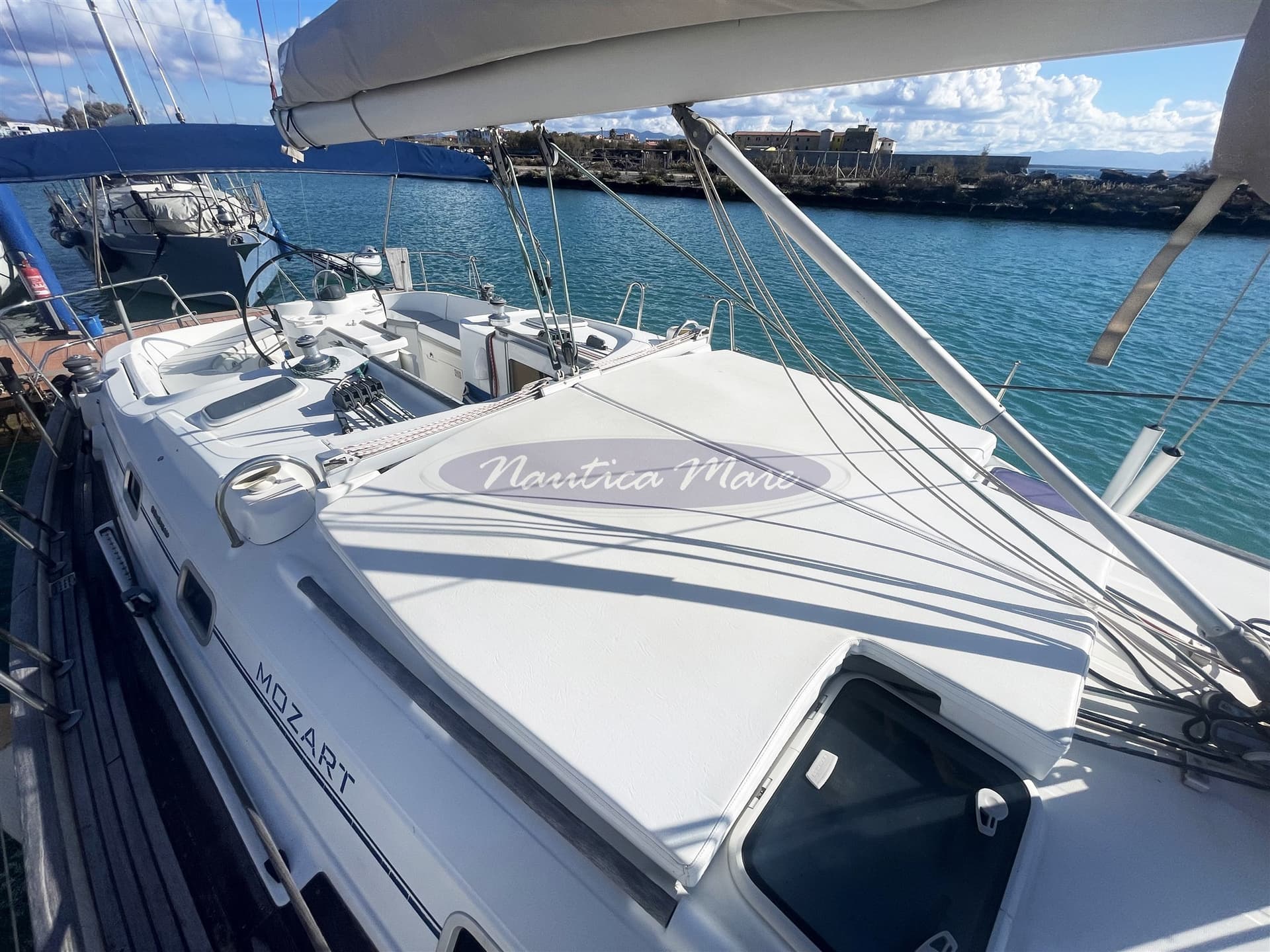Beneteau OCEANIS 411 Clipper used - hero image 5