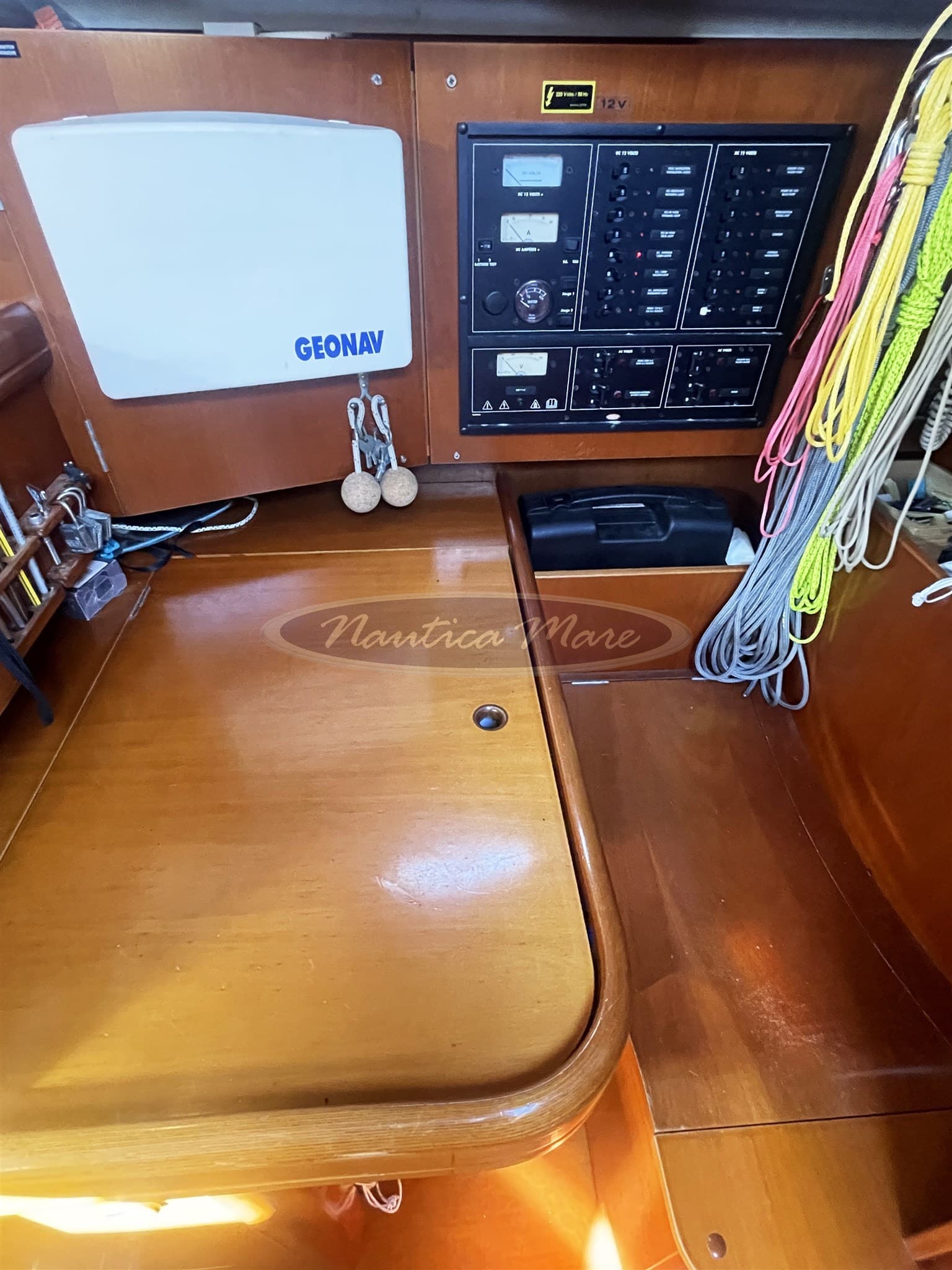 Beneteau OCEANIS 411 Clipper used - hero image 14