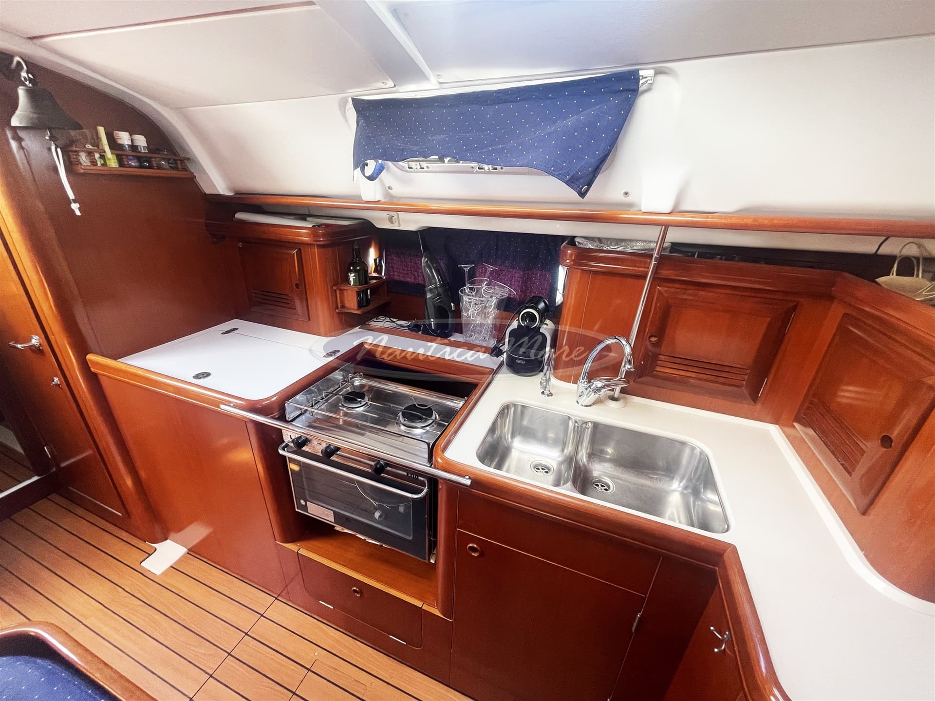Beneteau OCEANIS 411 Clipper used - hero image 12