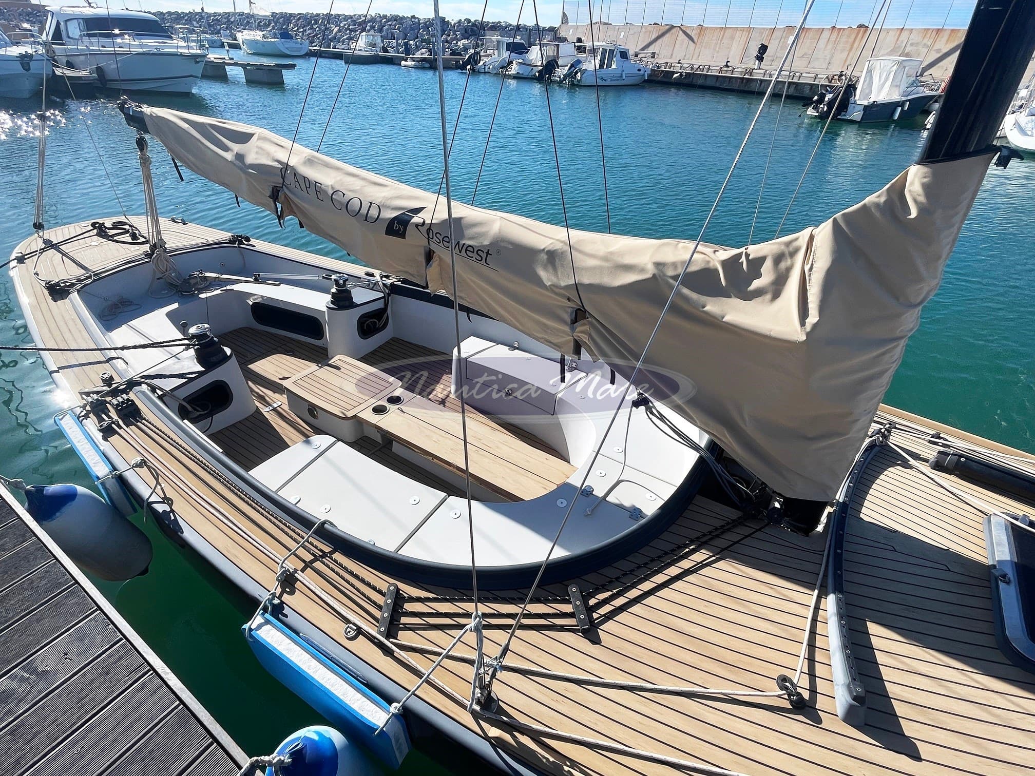 Rosewest Cape Cod 9.0 - Interior View Rosewest Cape Cod 9.0 - Interior View