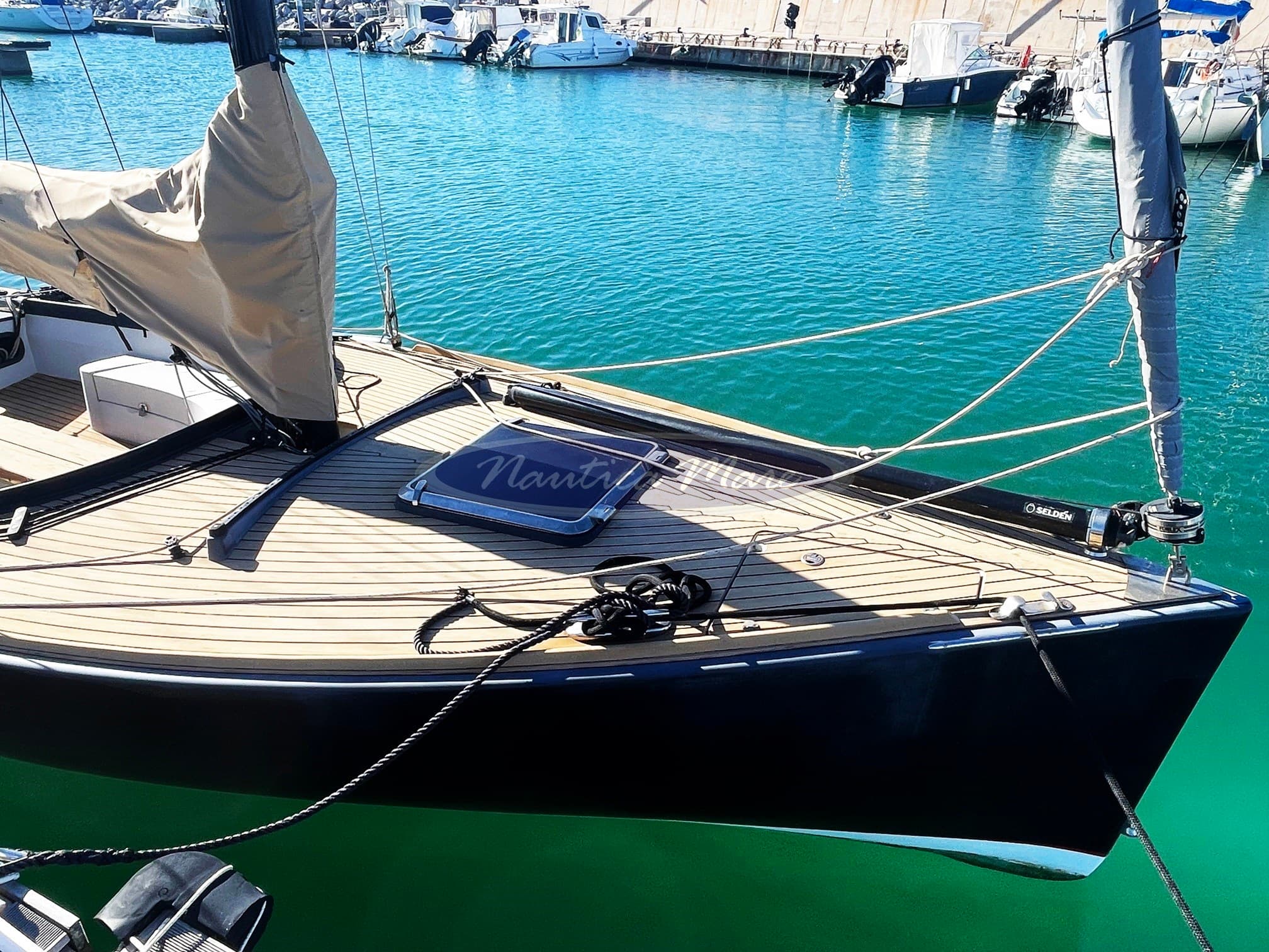 Rosewest Cape Cod 9.0 - Detail View 1 Rosewest Cape Cod 9.0 - Detail View 1